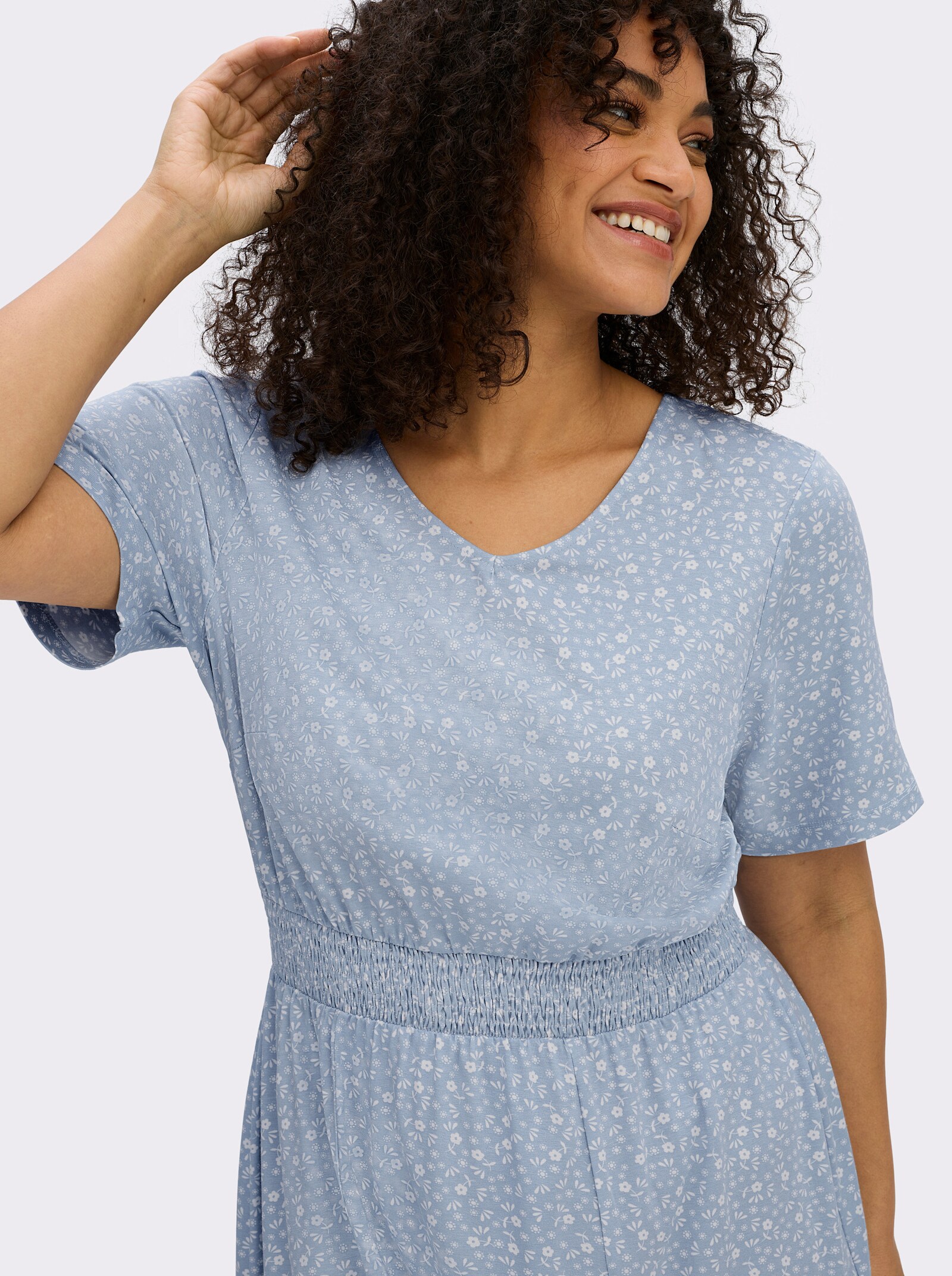 sheego Blumenkleid mit Smokbund - bleu-ecru-bedruckt