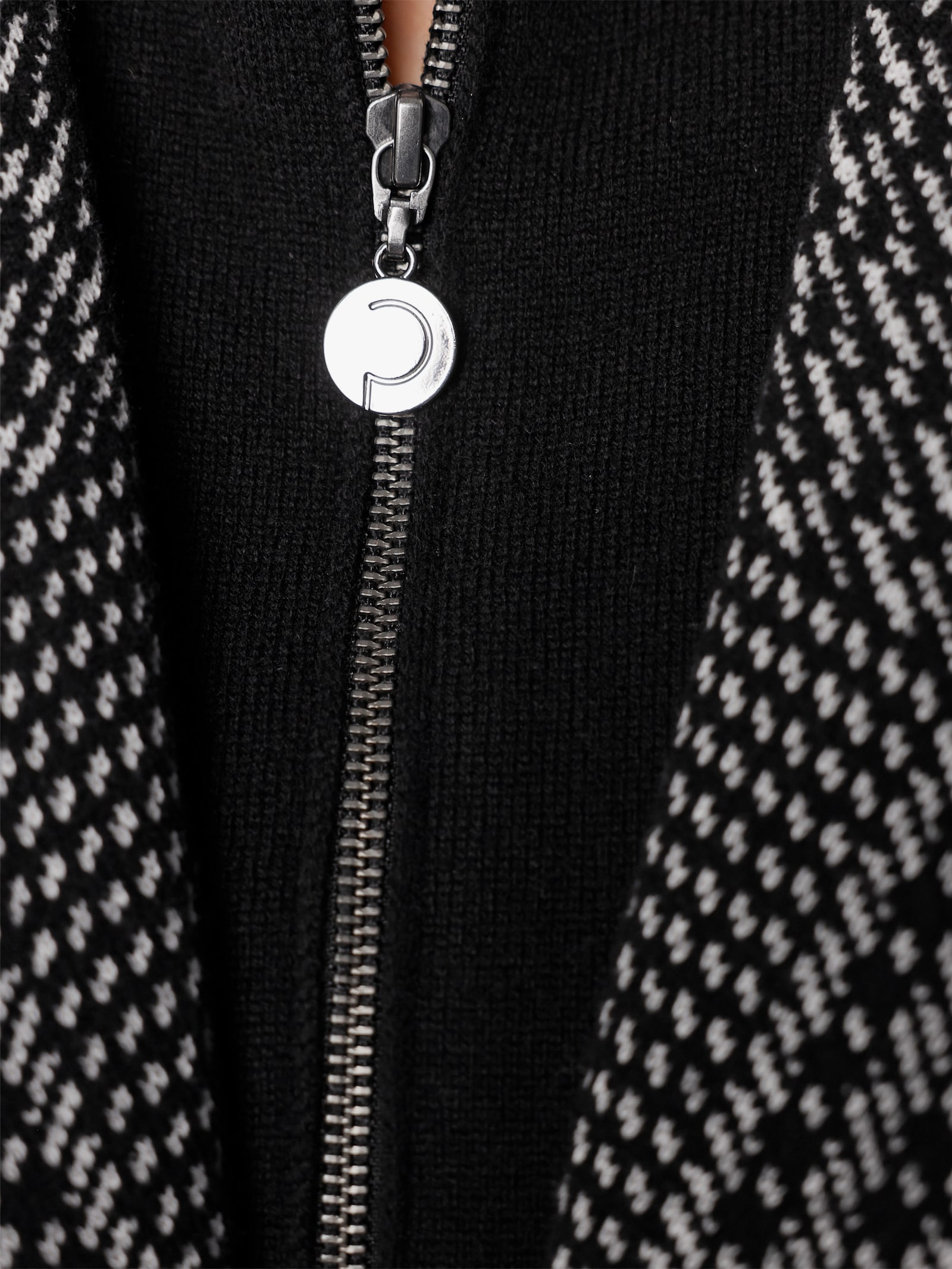 CREATION L PREMIUM Jacquardstrickjacke in 2-in-1-Style - schwarz-ecru-gemustert