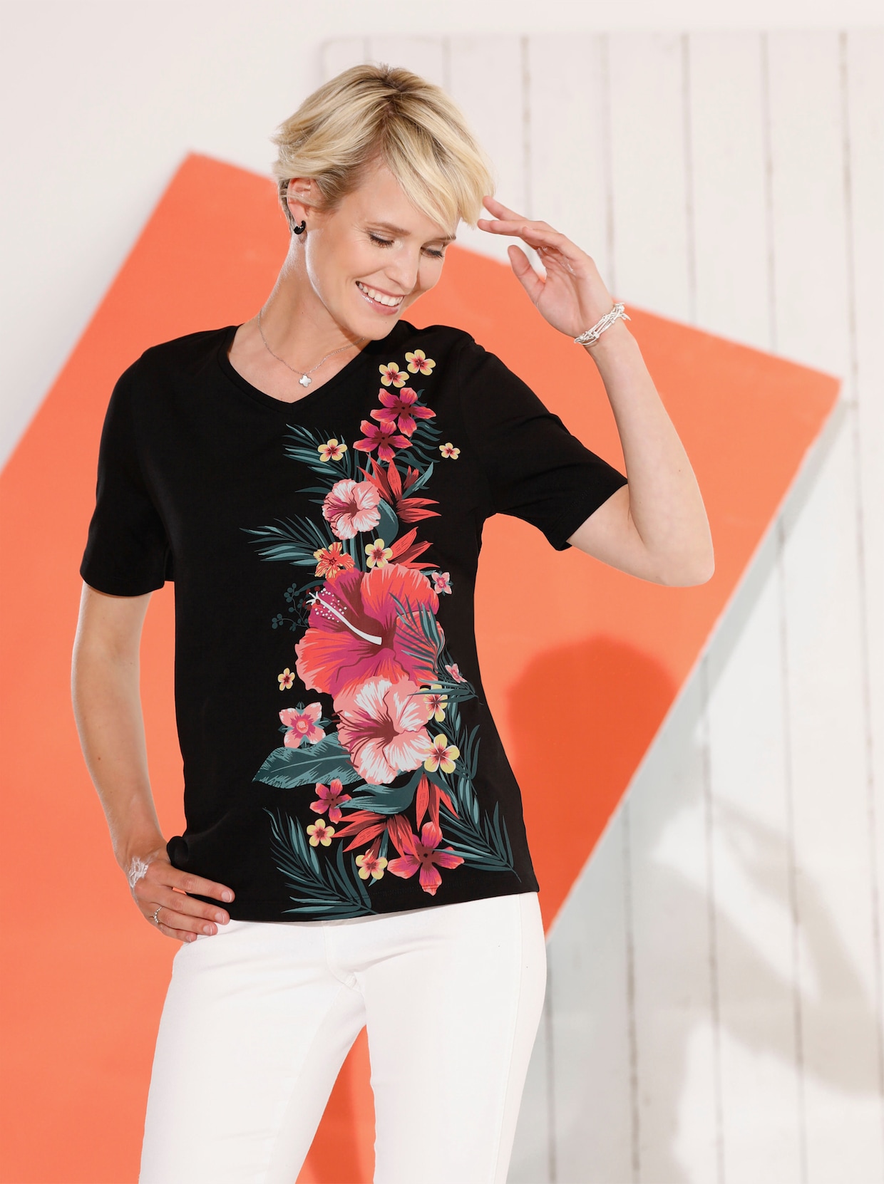 Shirt met V-hals - zwart geprint