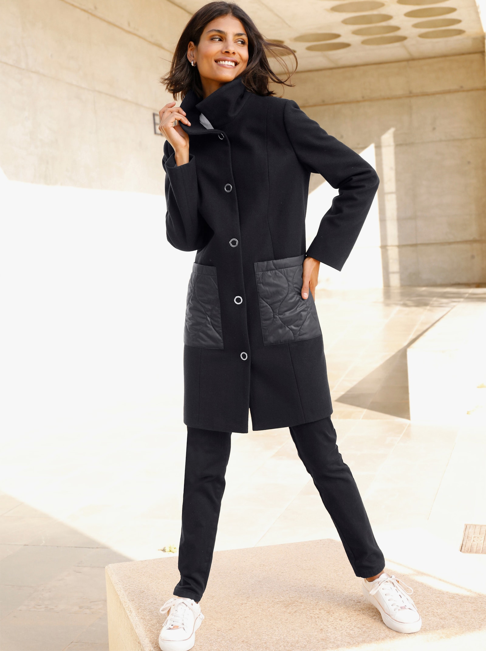 Kurzmantel im Materialmix - schwarz