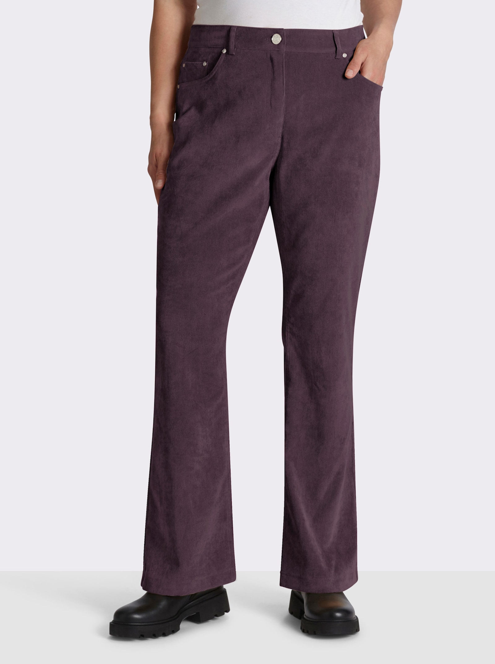 sheego Cordhose in Bootcut-Form - aubergine