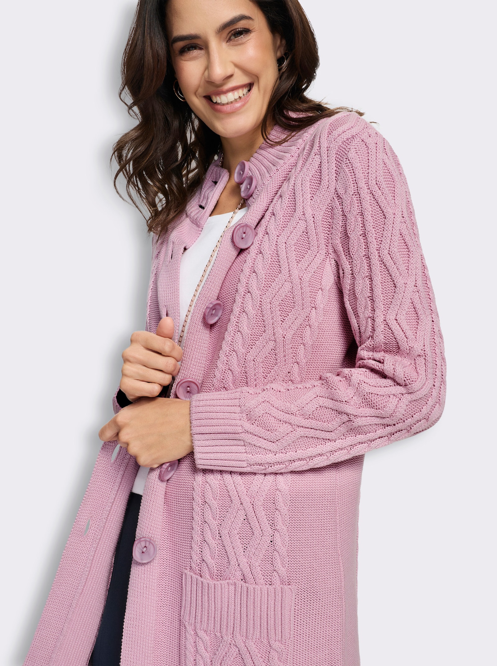 Longstrickjacke mit Zopfmuster rundum - rosé