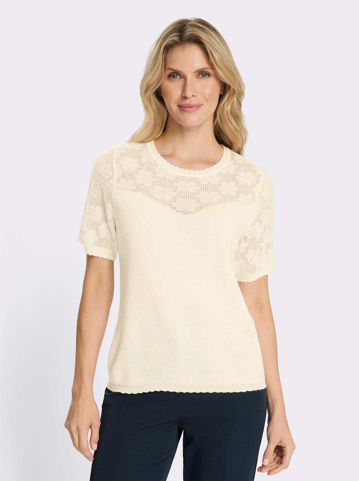 Ajourpullover mit Wellenkanten - ecru