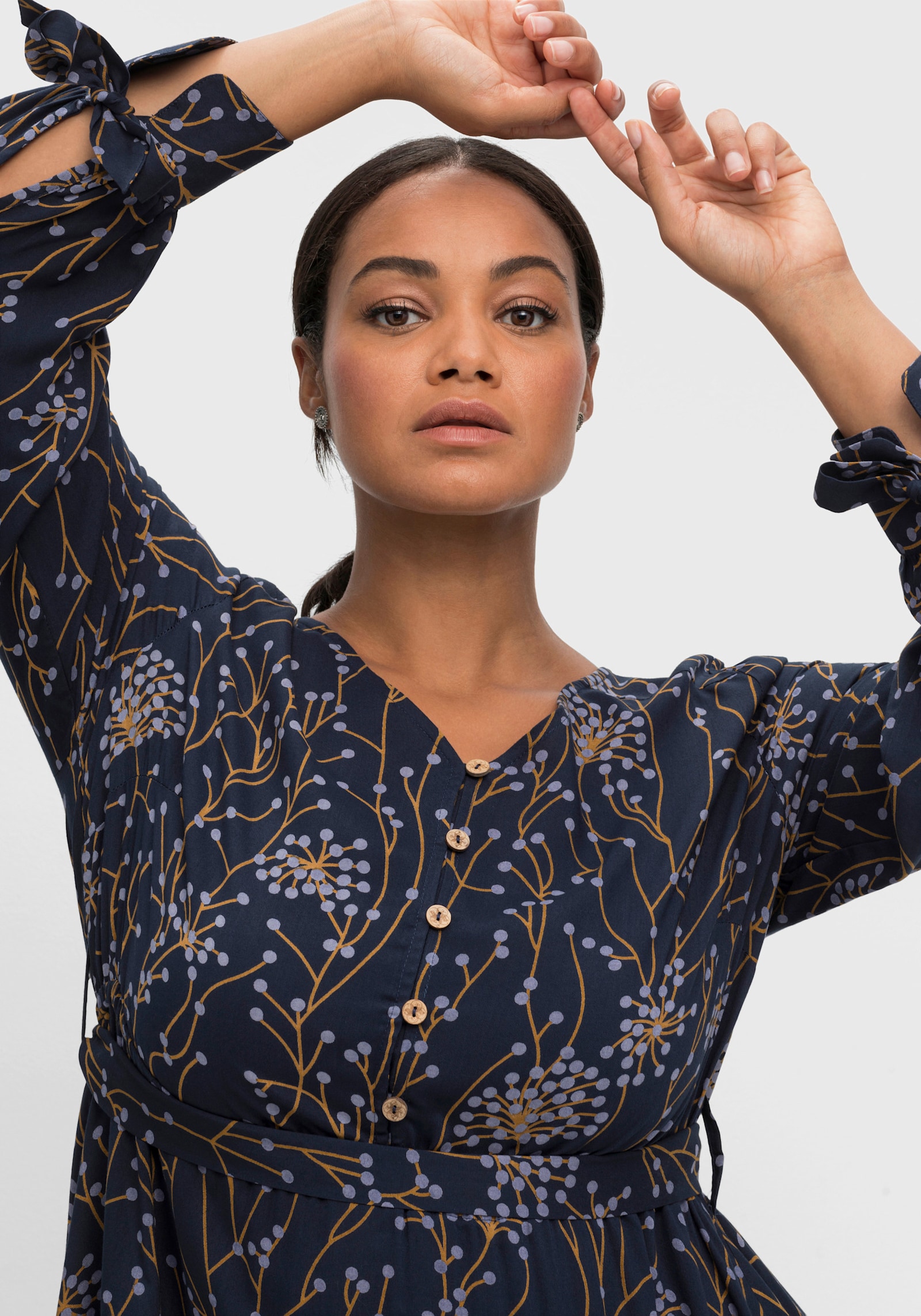 sheego by Joe Browns Maxikleid mit filigranem Druck - nachtblau bedruckt