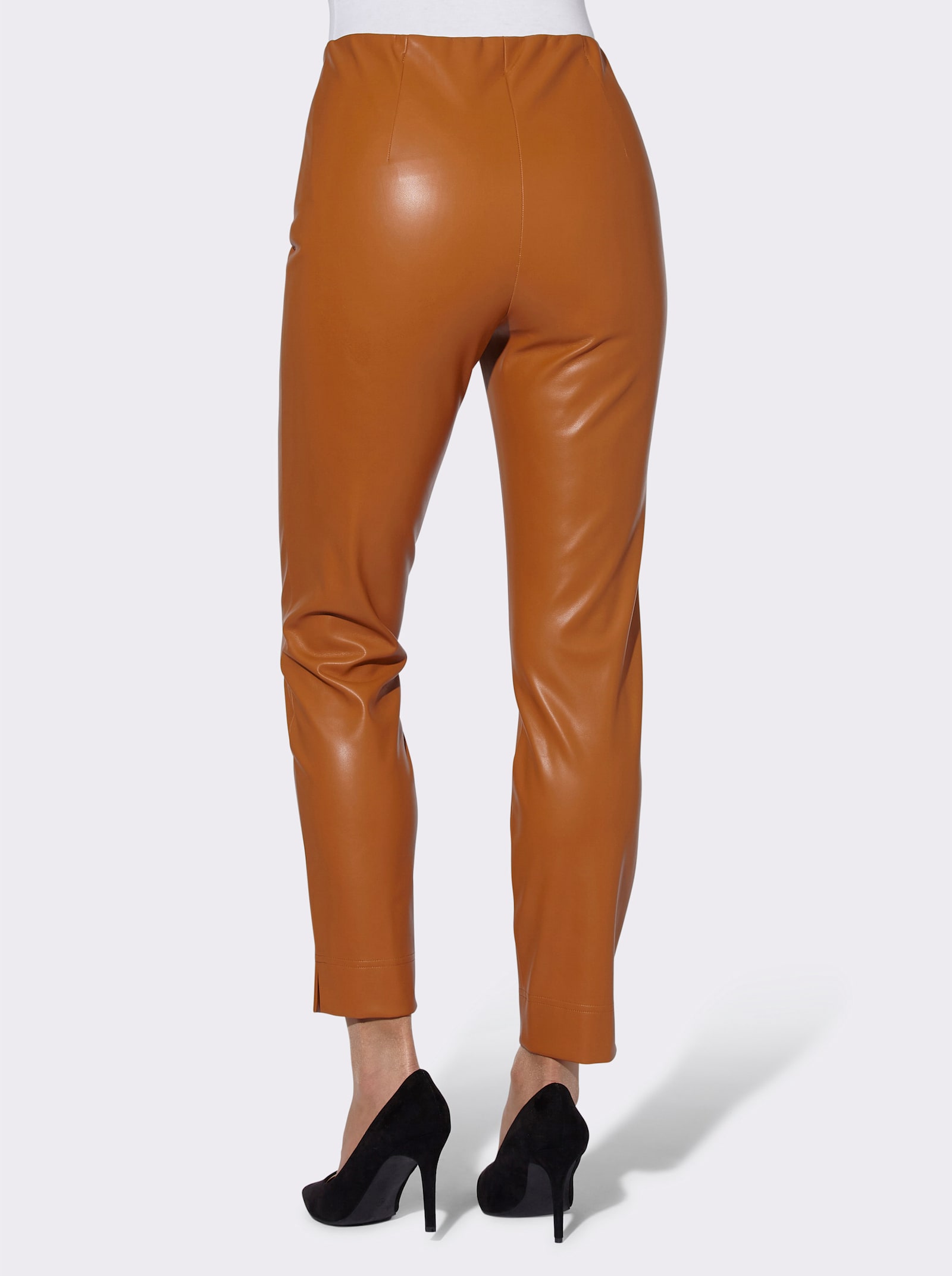 Broek van imitatieleer in smalle snit - cognac