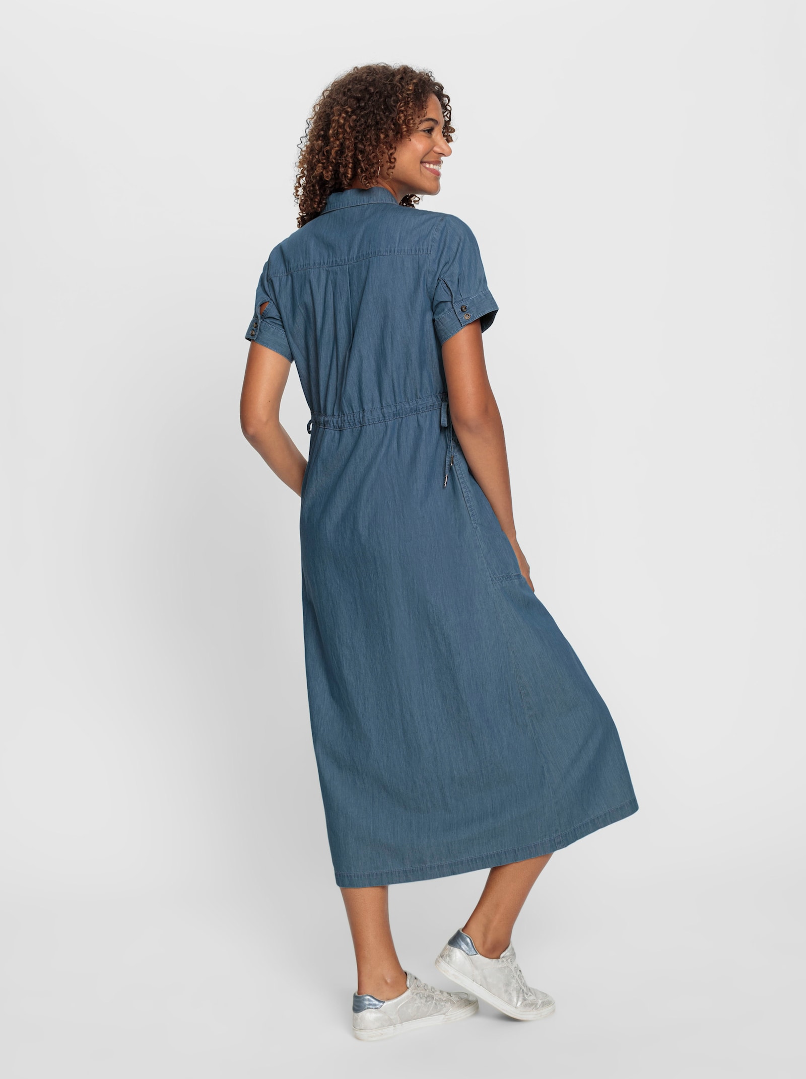 Jeanskleid mit Bindeband auf Taillenhöhe - blue-bleached