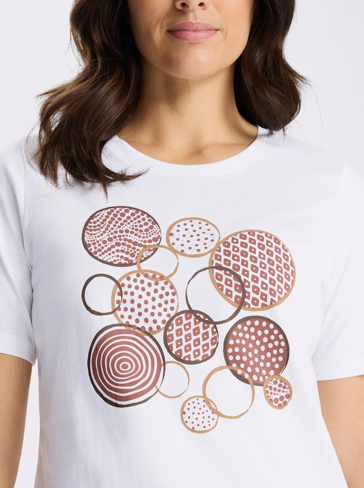 Kurzarmshirt mit platziertem Druck - weiß-rotbraun
