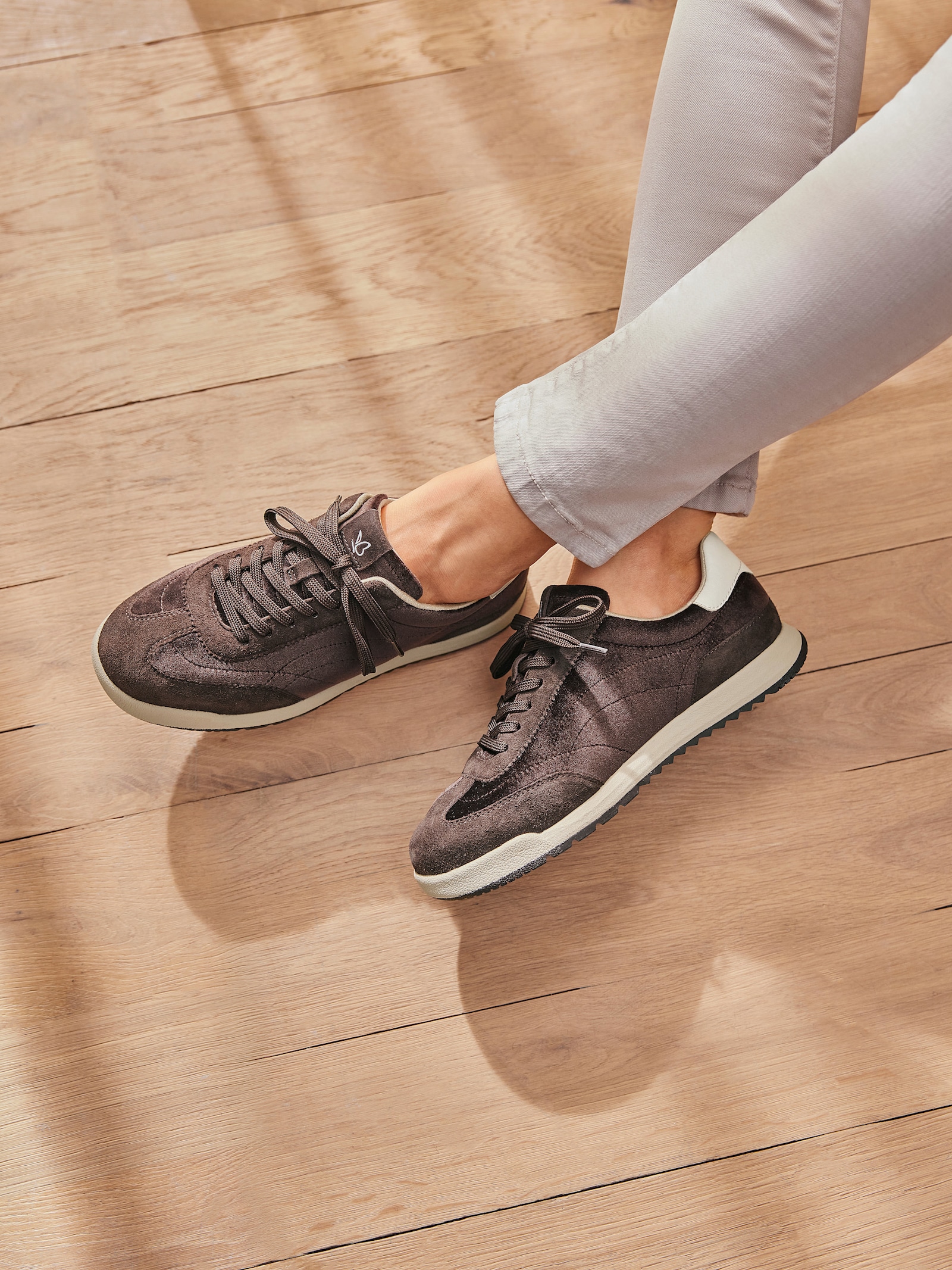 Caprice Sneaker mit Velours- & Glattleder - schoko