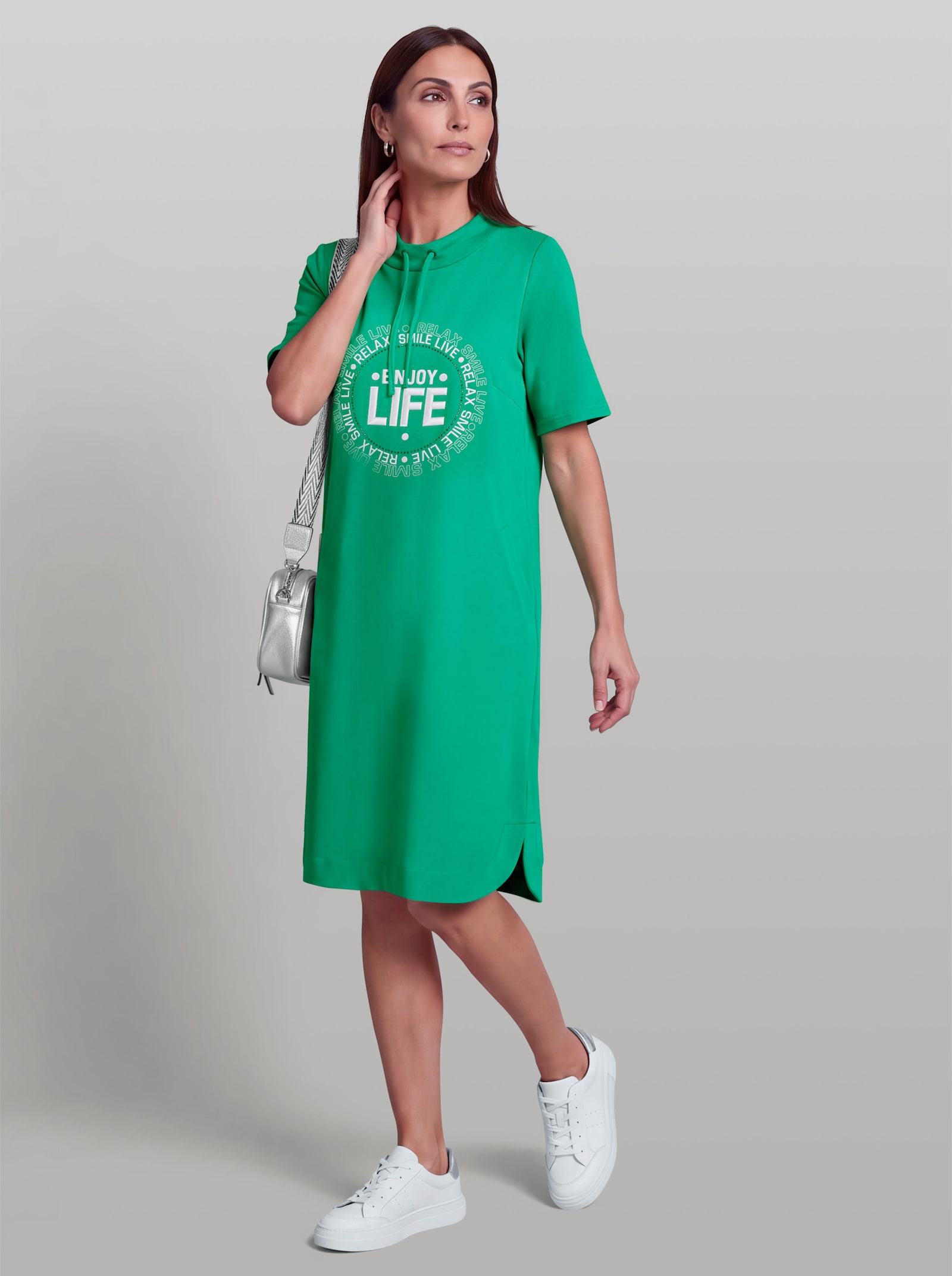 heine Freizeitkleid mit Stickerei - grasgrün-weiß