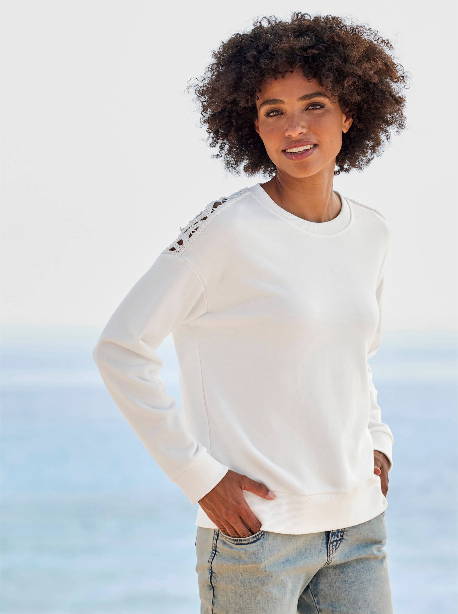 heine Sweatshirt mit Häkelspitze - ecru