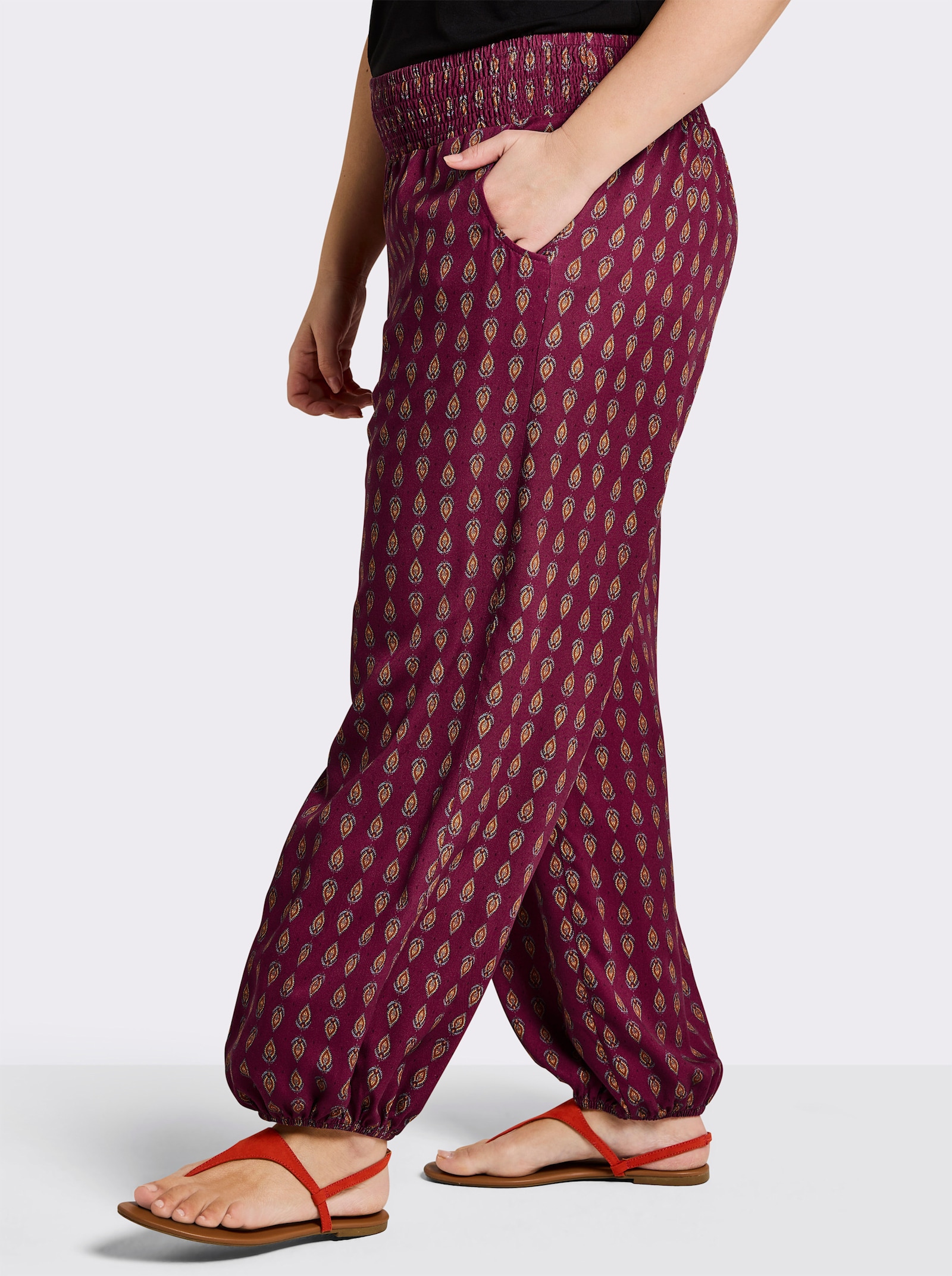 sheego Schlupfhose mit Alloverprint - bordeaux-burgund-bedruckt