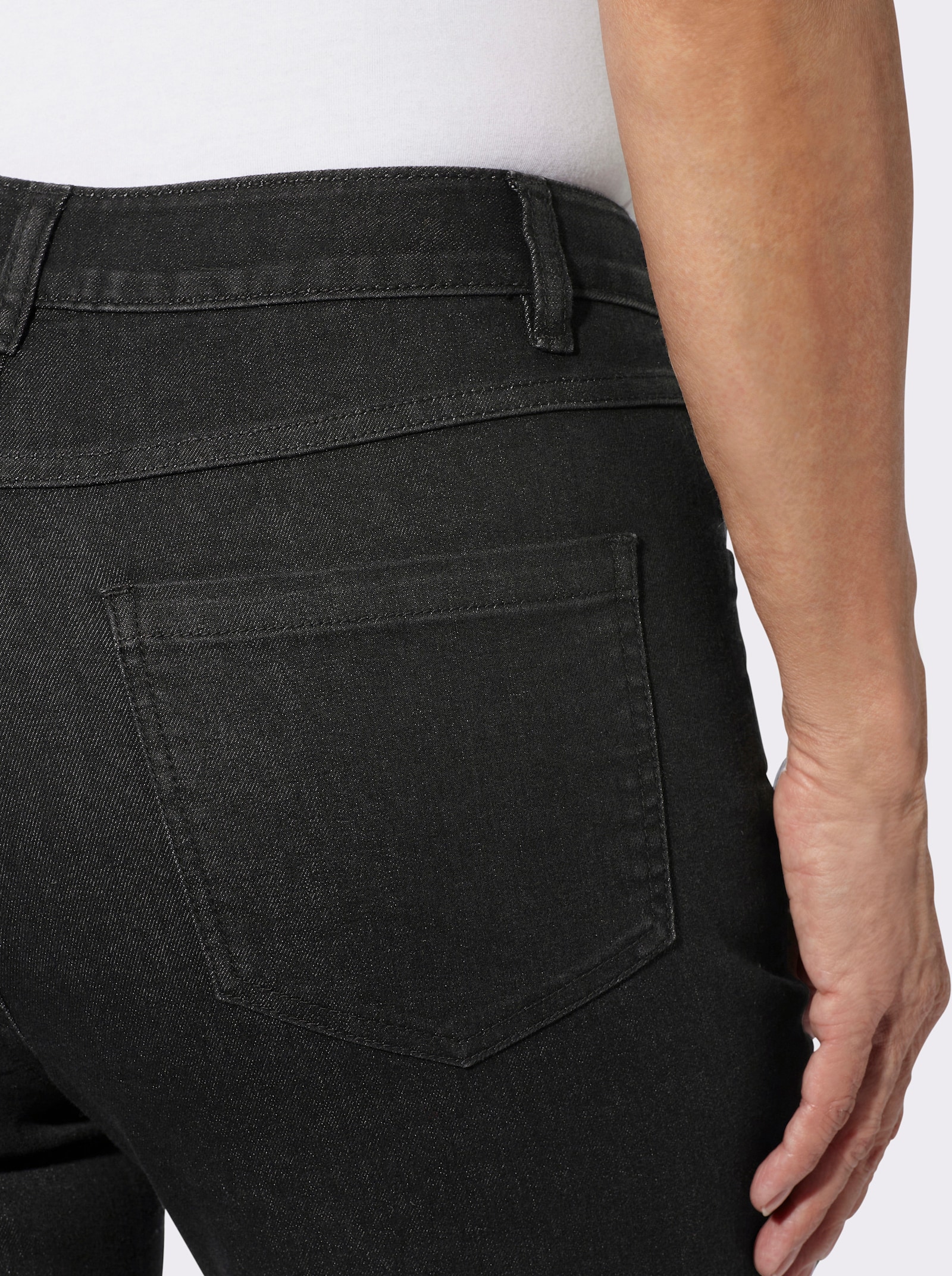 Jeans in gerader Schnittführung - graphit-denim