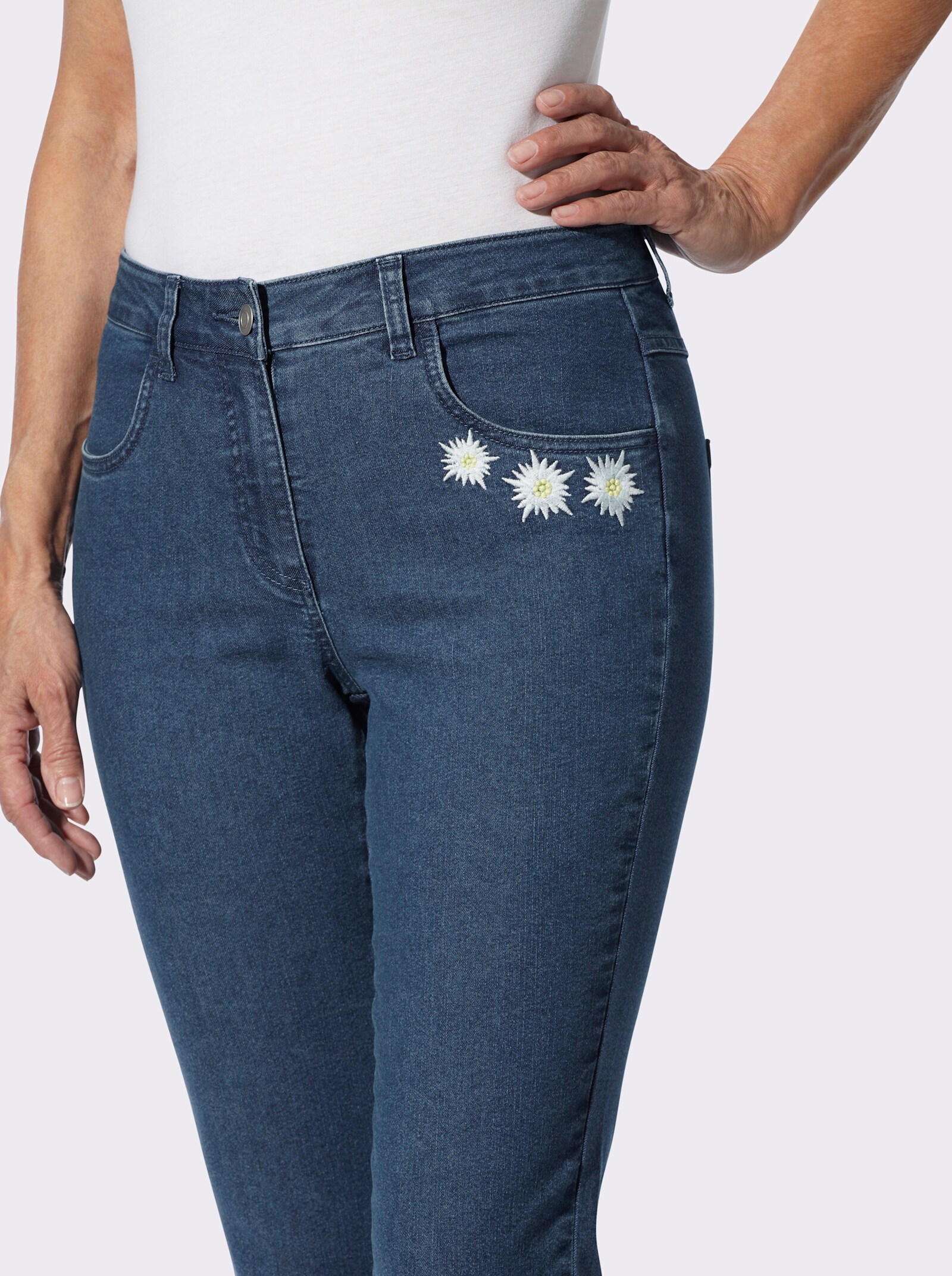 Trachtenjeans mit Edelweiß-Stickerei - blue-stone-washed