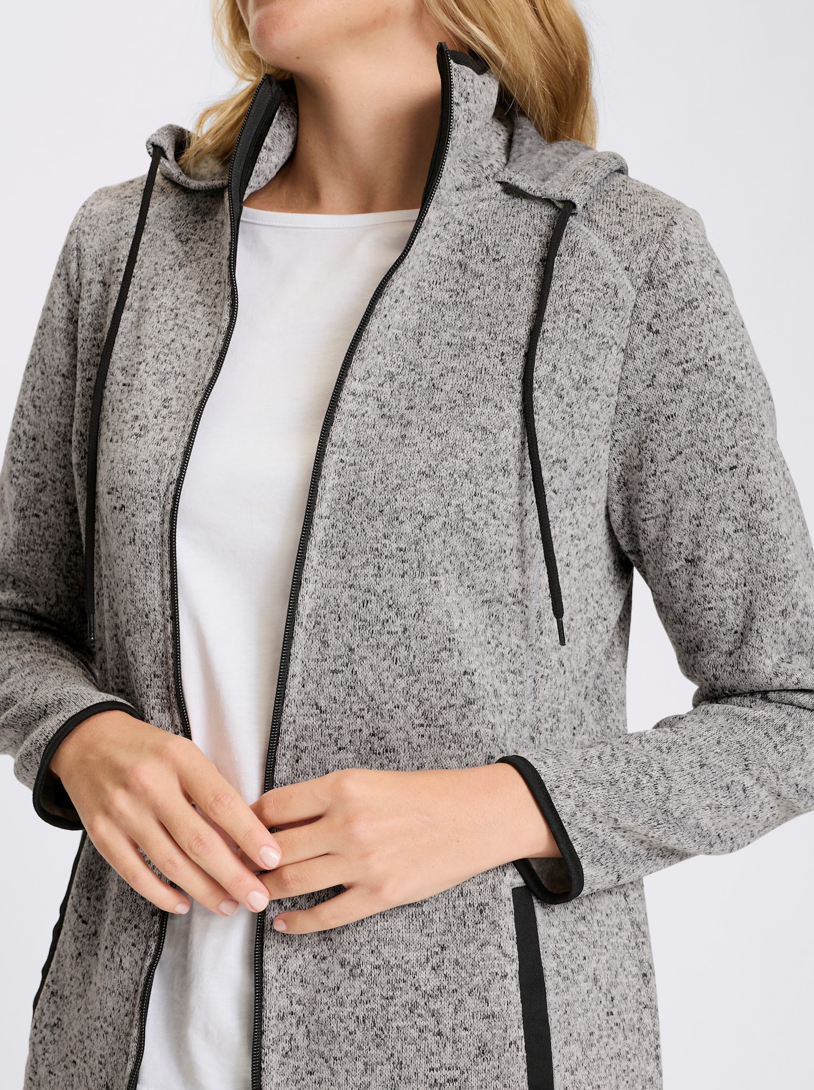 Strickfleecejacke mit Kapuze - hellgrau-schwarz-meliert