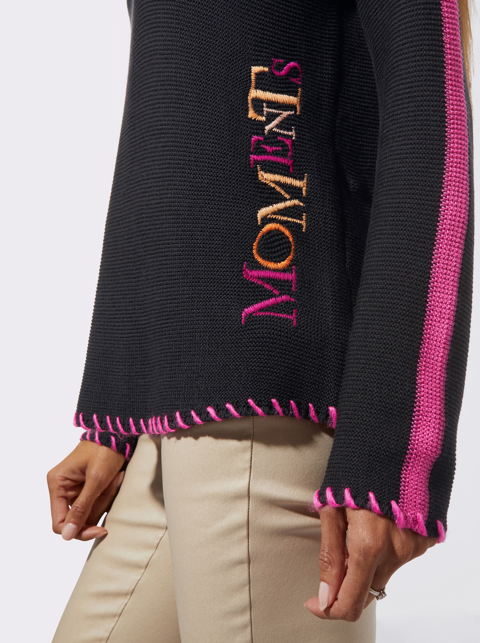 Rundhalspullover im Baumwoll-Modal-Mix - schwarz-fuchsia