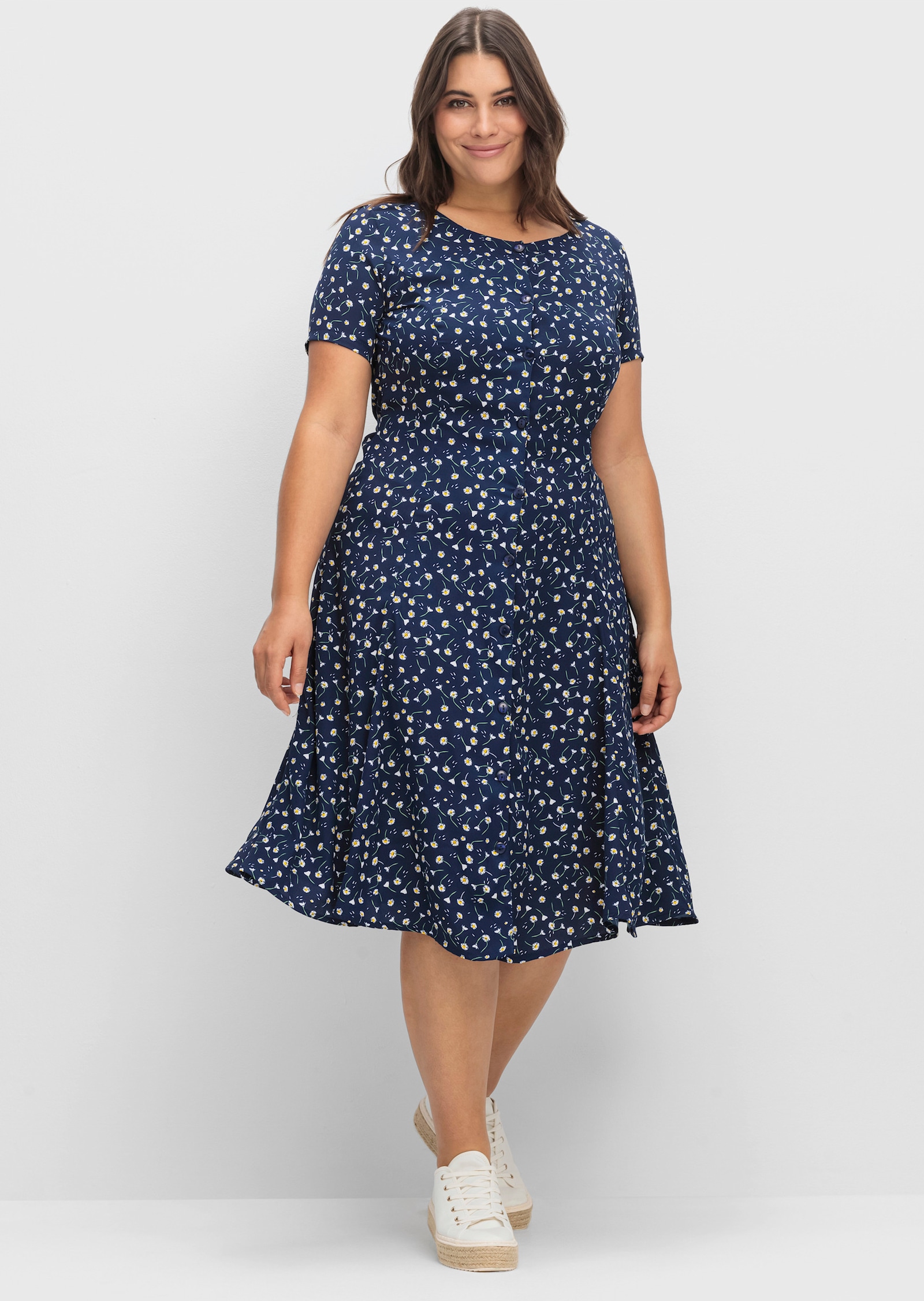 Sommerkleid mit Bindebändern, figurumspielend - marine-geblümt