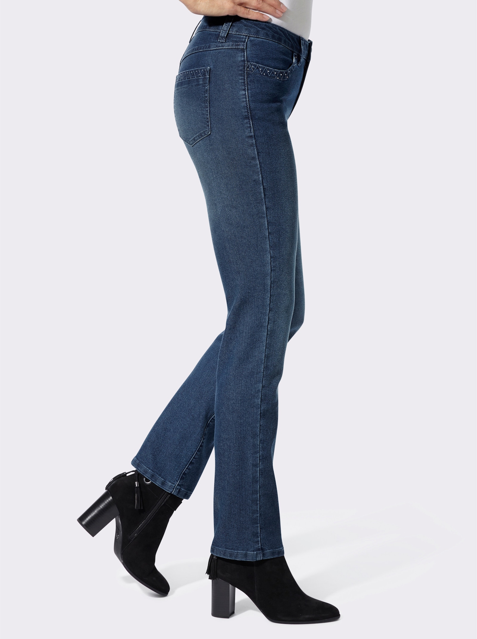 Jeans mit Stickerei auf den Taschen - blue-stone-washed