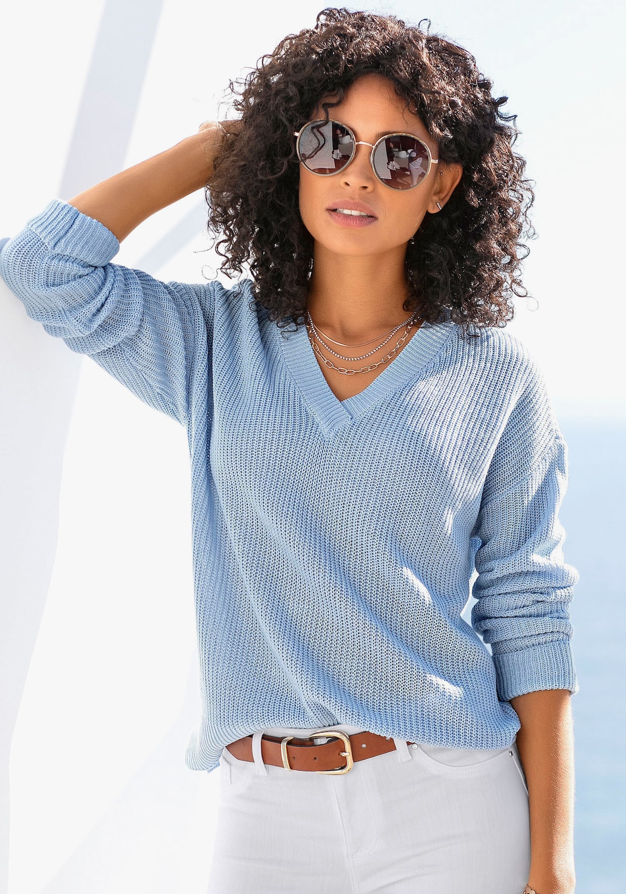 LASCANA Pull à encolure en V - bleu
