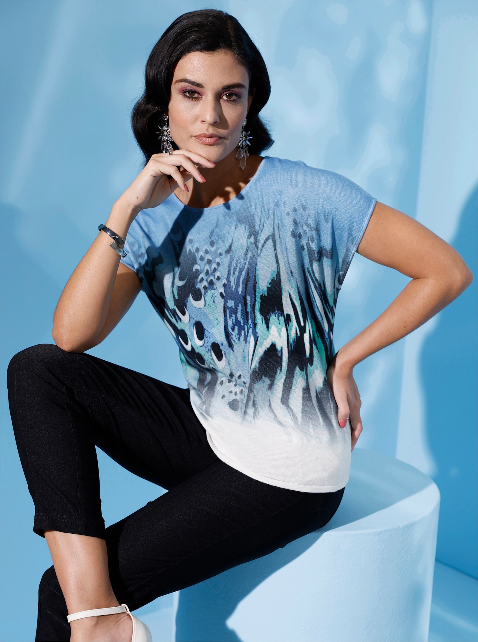 Rundhalspullover im wertigen Baumwoll-Lyocell-Mix - ecru-himmelblau-bedruckt