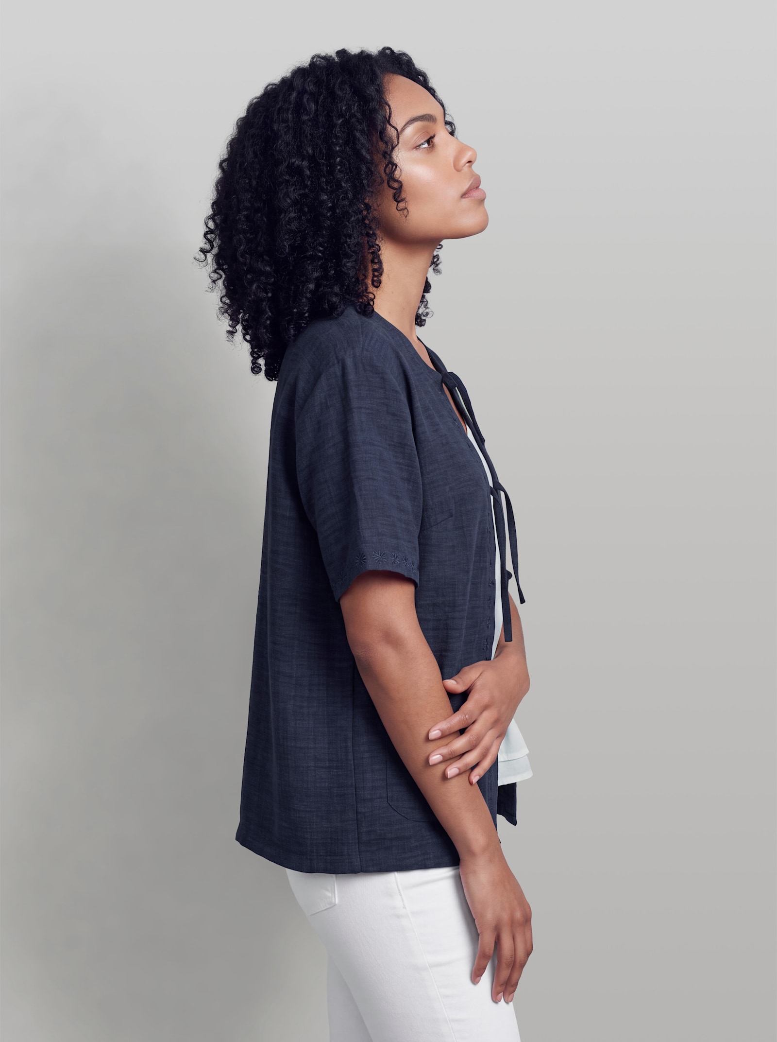 heine Kurzarm-Bluse mit Stickerei - marine