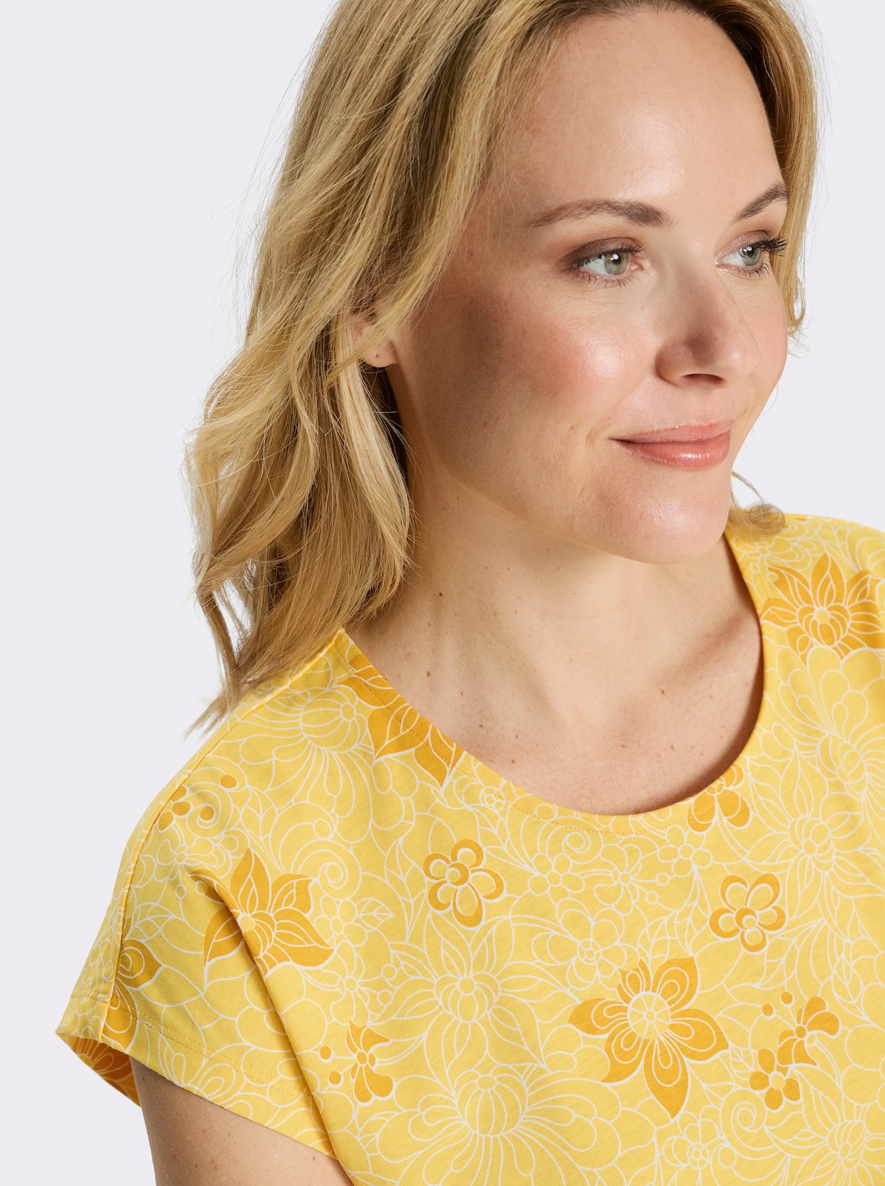 Kurzarmshirt mit Blumenprint - gelb-ocker-bedruckt