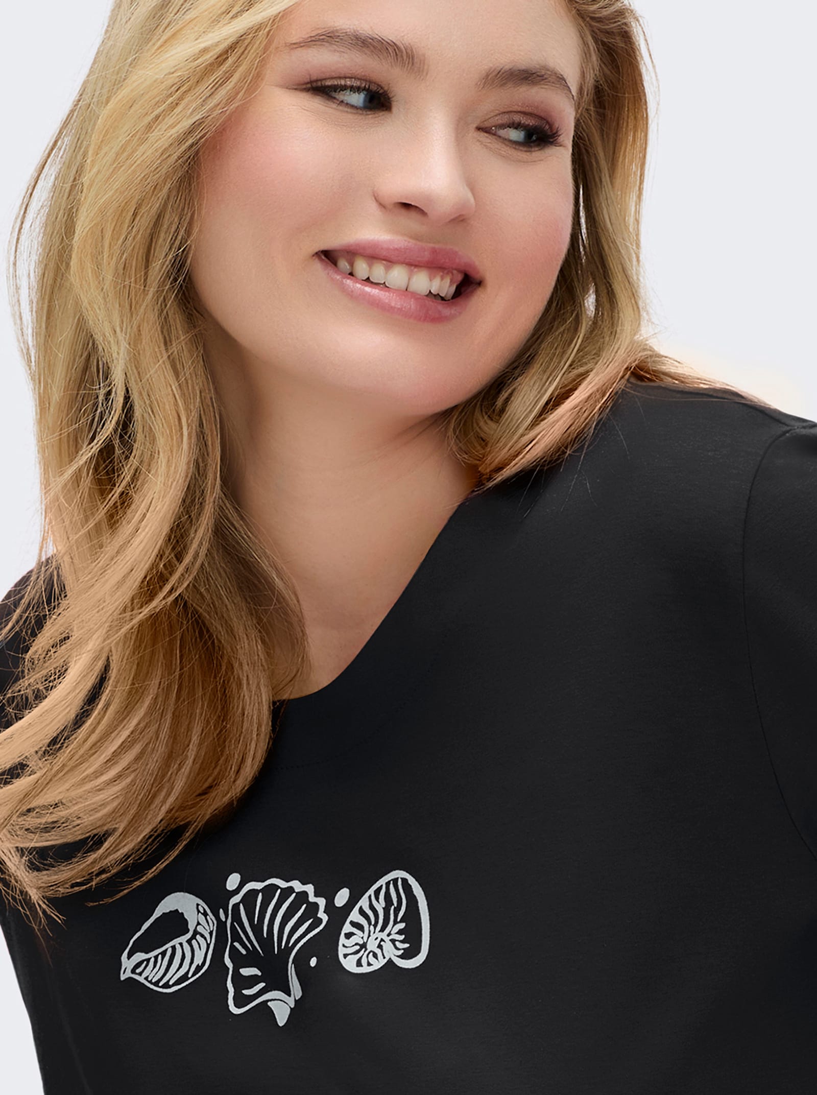 Kurzarmshirt mit Muschel-Druck - schwarz