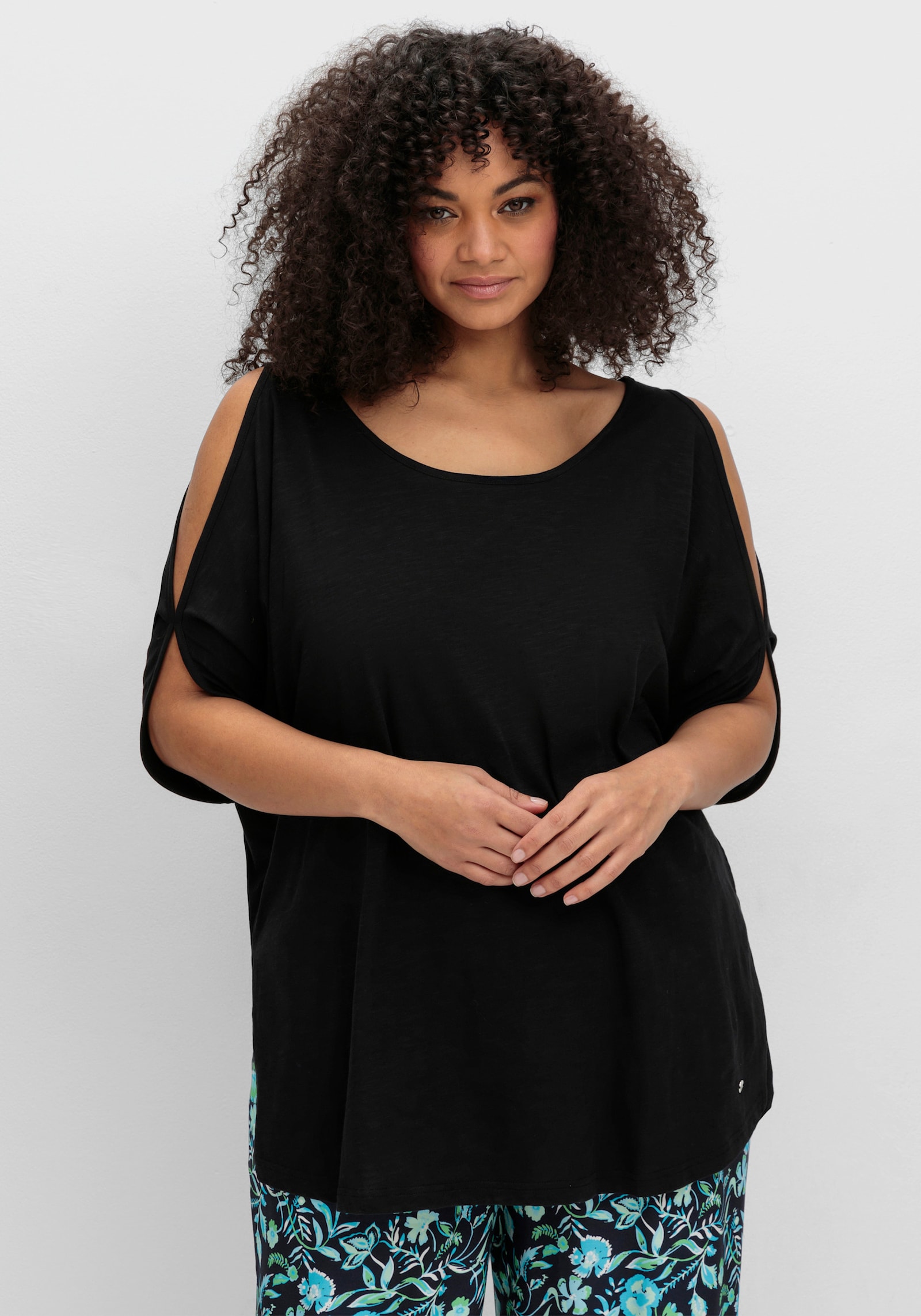 sheego Shirt met vleermuismouwen met split - zwart