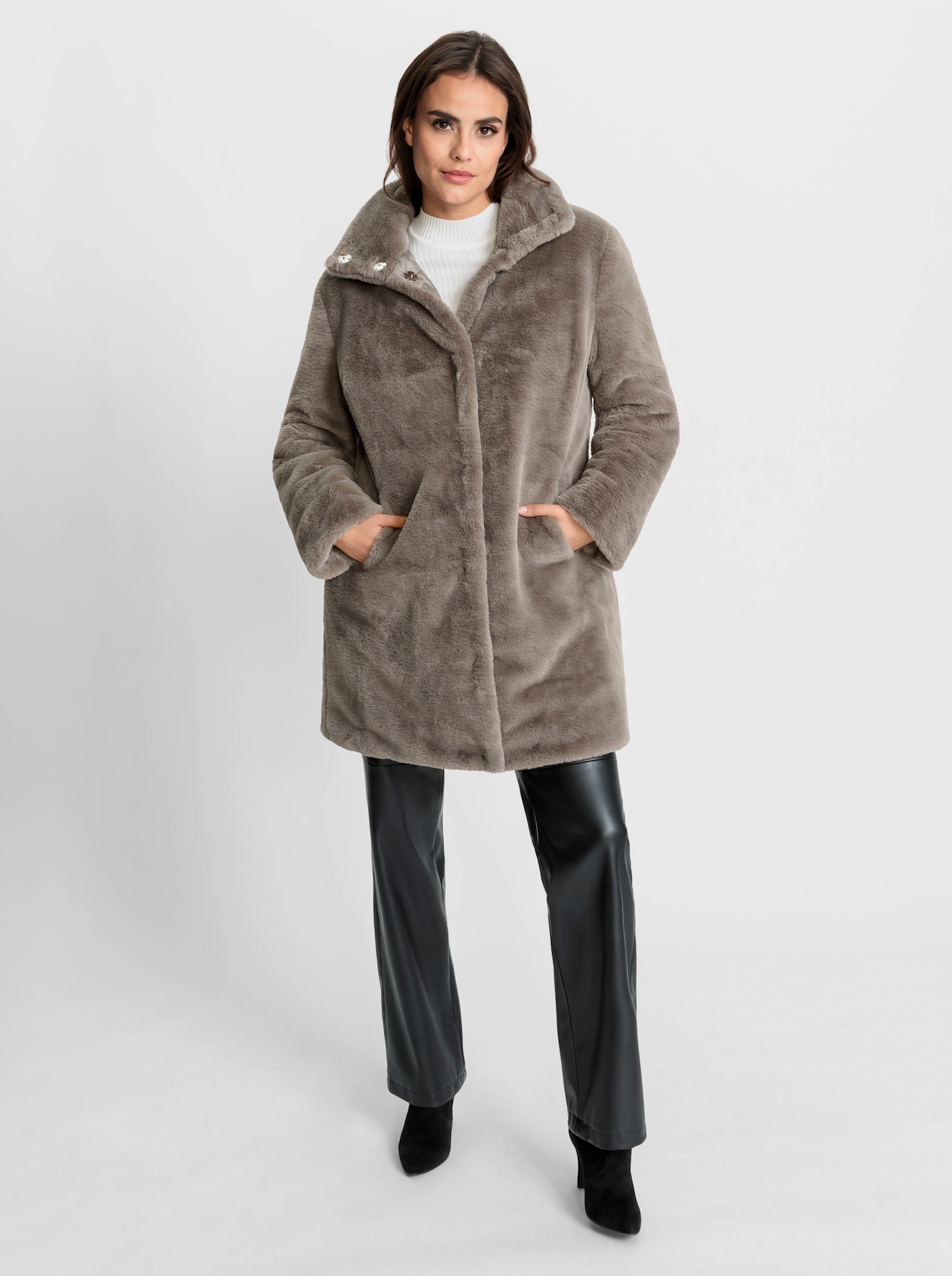 heine Wendejacke aus Stepp und Pelz-Imitat - taupe