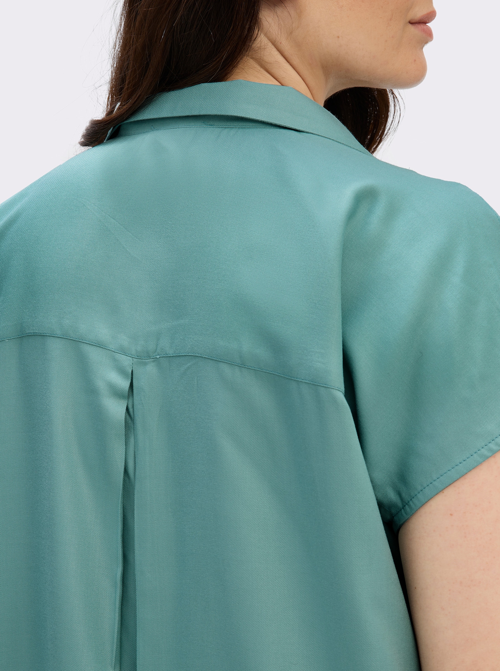 Longbluse in Oversize-Form, 100% Viskose - salbei