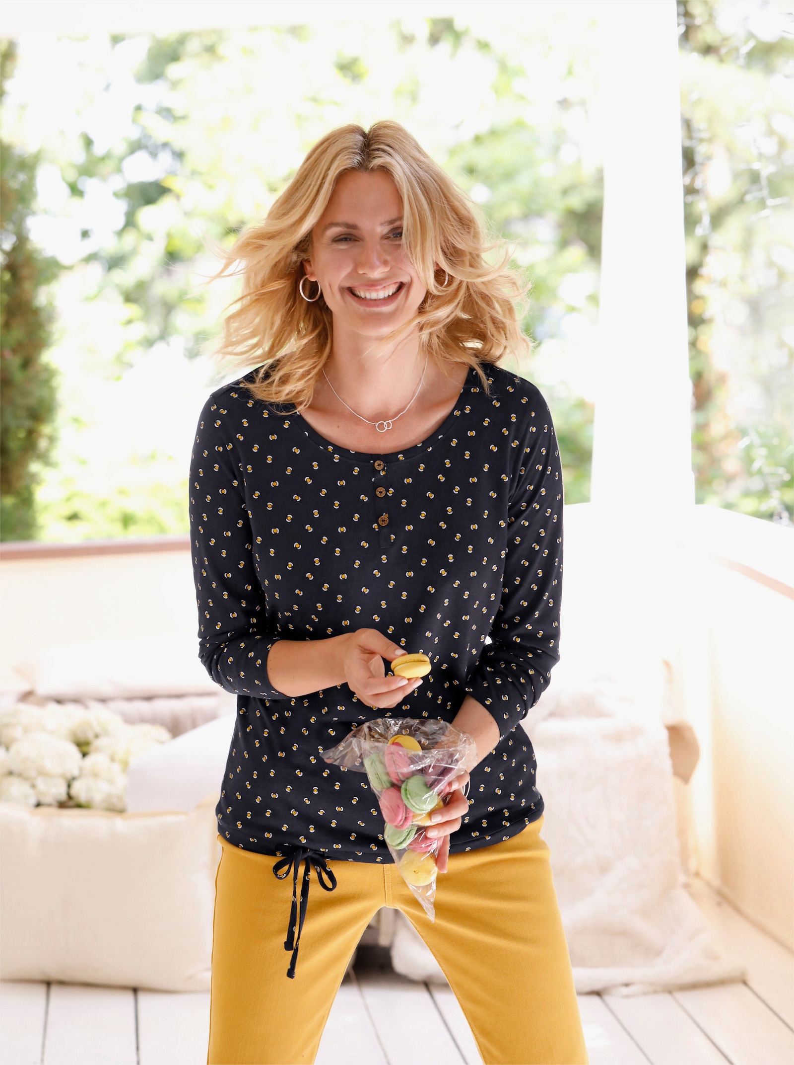 Langarmshirt mit Bindeband - marine-ocker-bedruckt