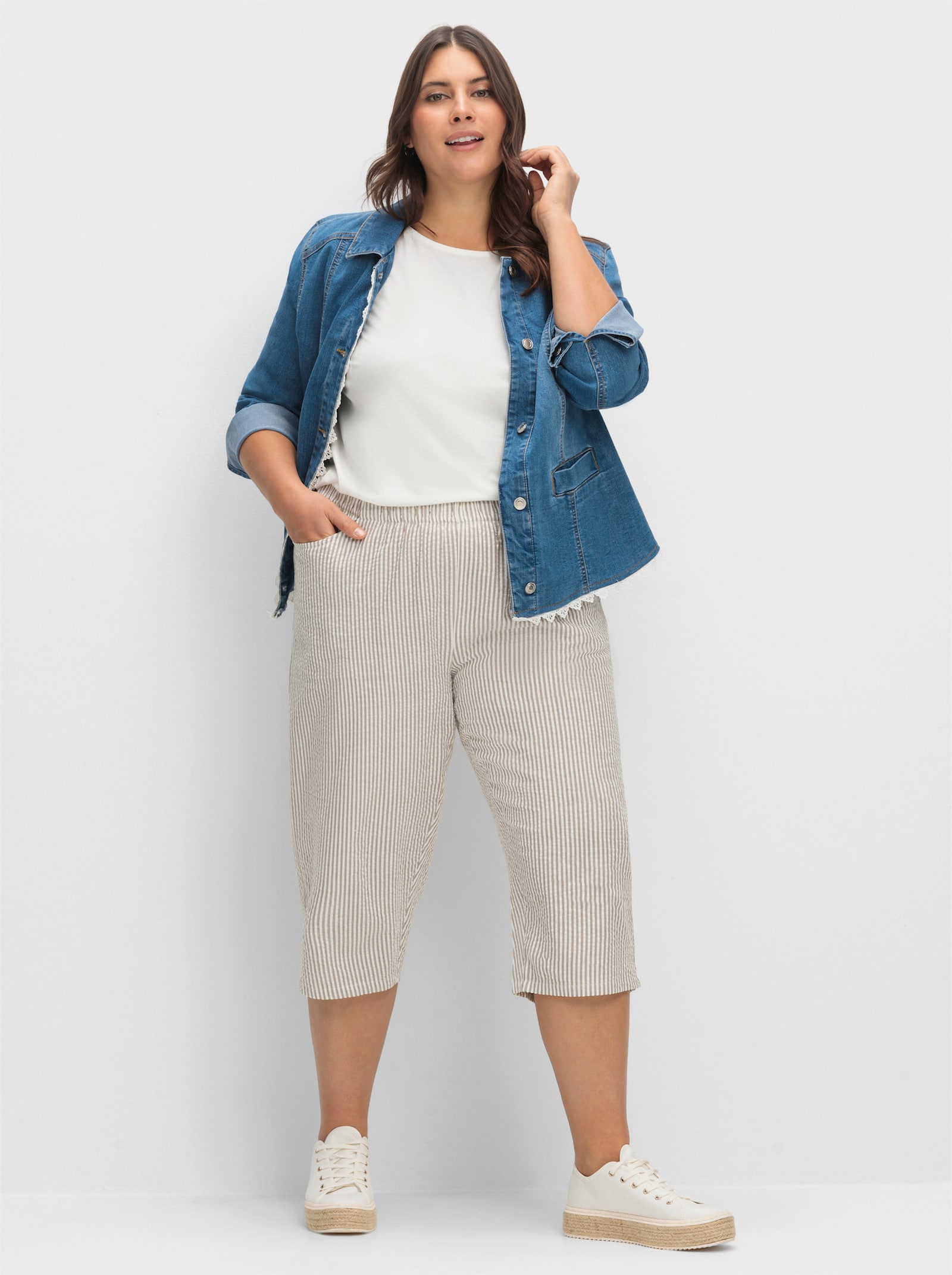 Caprihose aus Seersucker, gestreift - taupe-gestreift