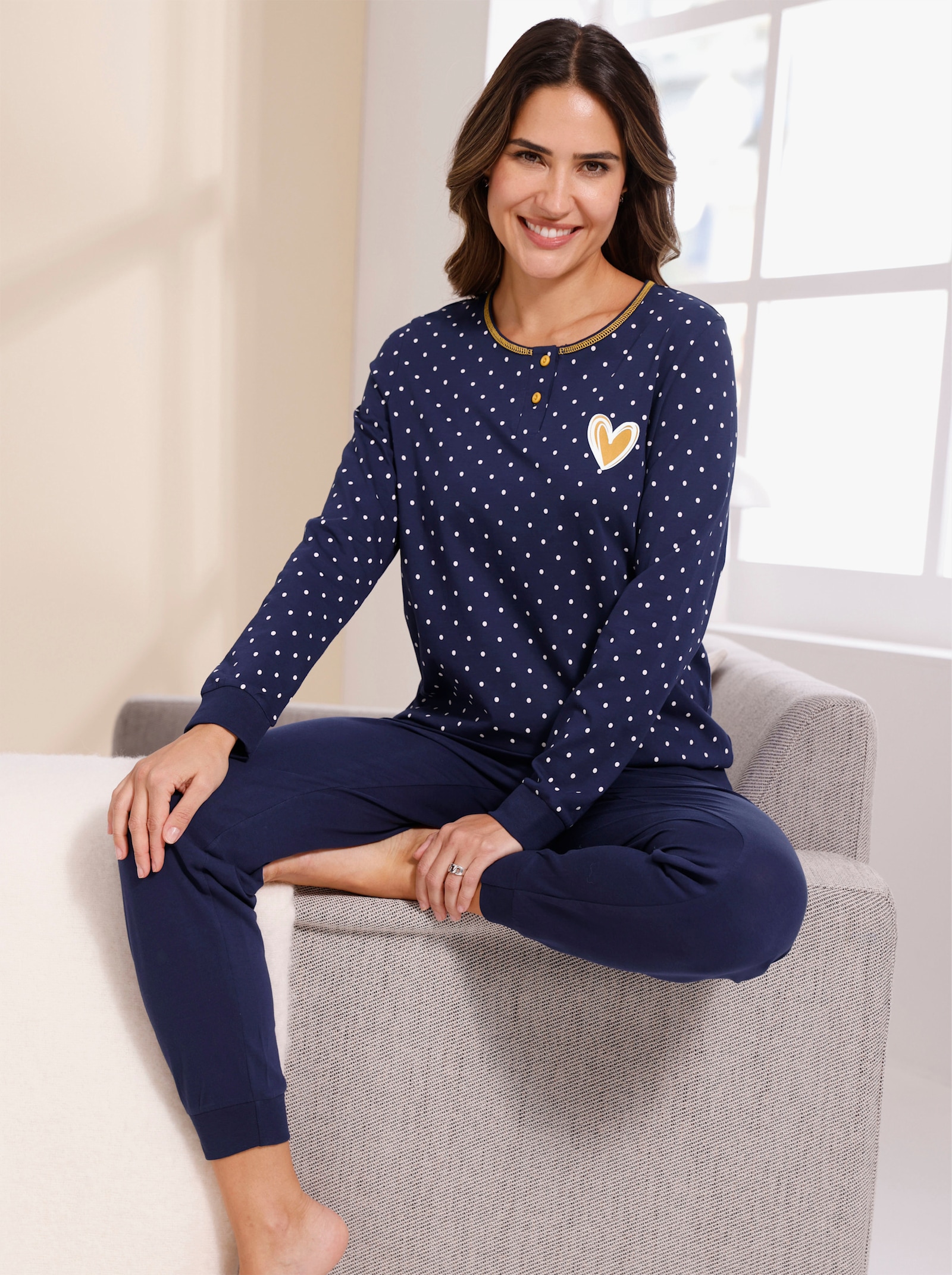 Schlafanzug in kontrastreicher Verarbeitung - marine-ecru-bedruckt