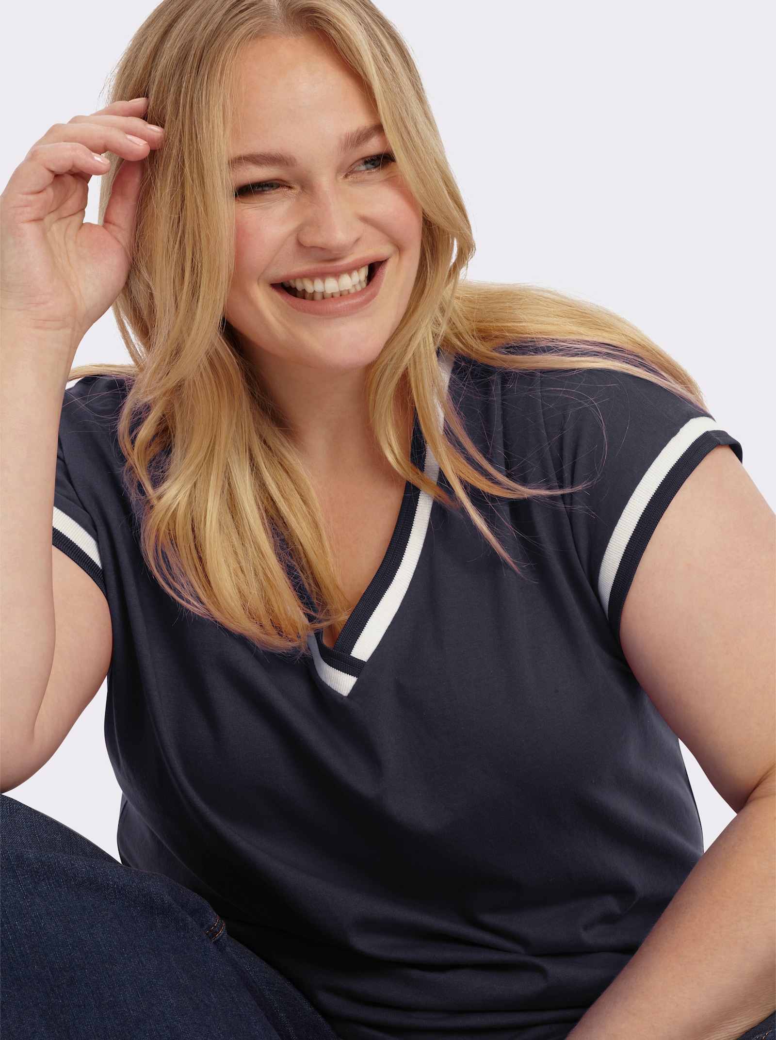 Kurzarmshirt mit Zierband - marine