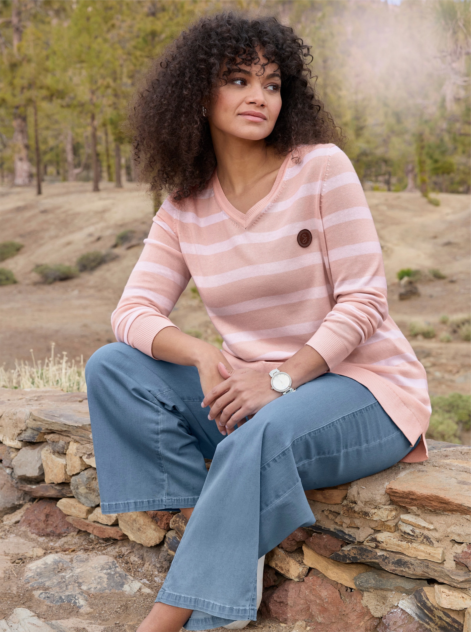 sheego Gestreepte pullover met V-hals - lichtroze/wit gestreept