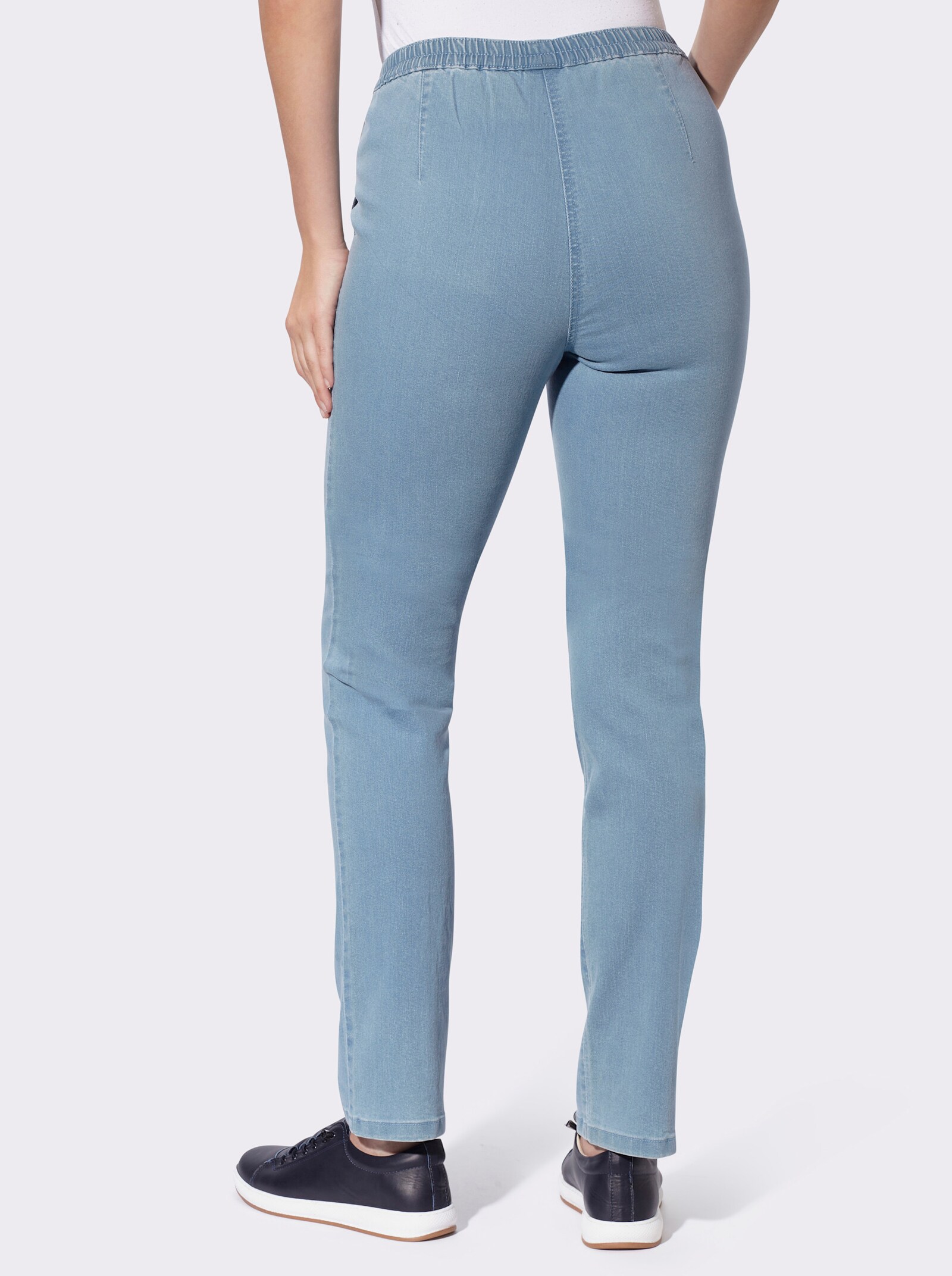 Schlupfjeans mit schrägen Taschen - blue-bleached