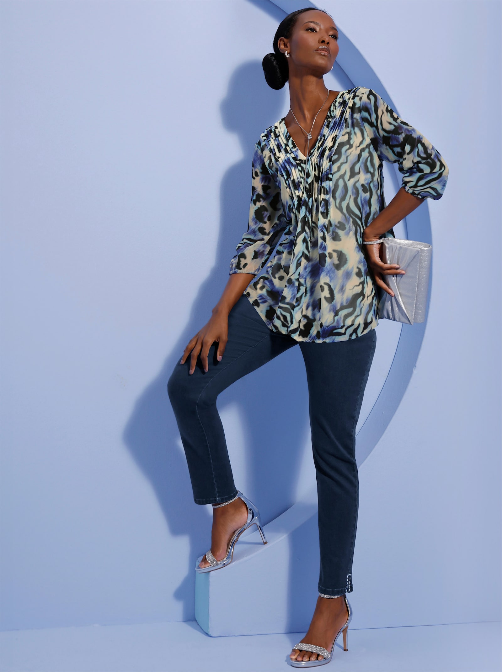 Tunique avec nervures décoratives - couleur ivoire-bleu roi imprimé