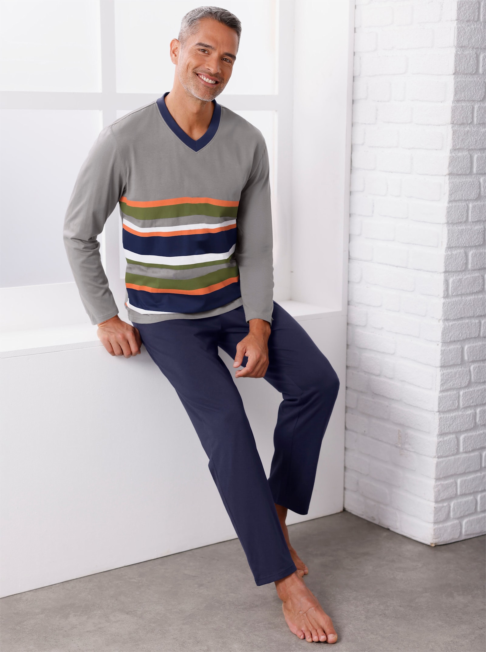 Schlafanzug mit Streifendruck - steingrau-marine