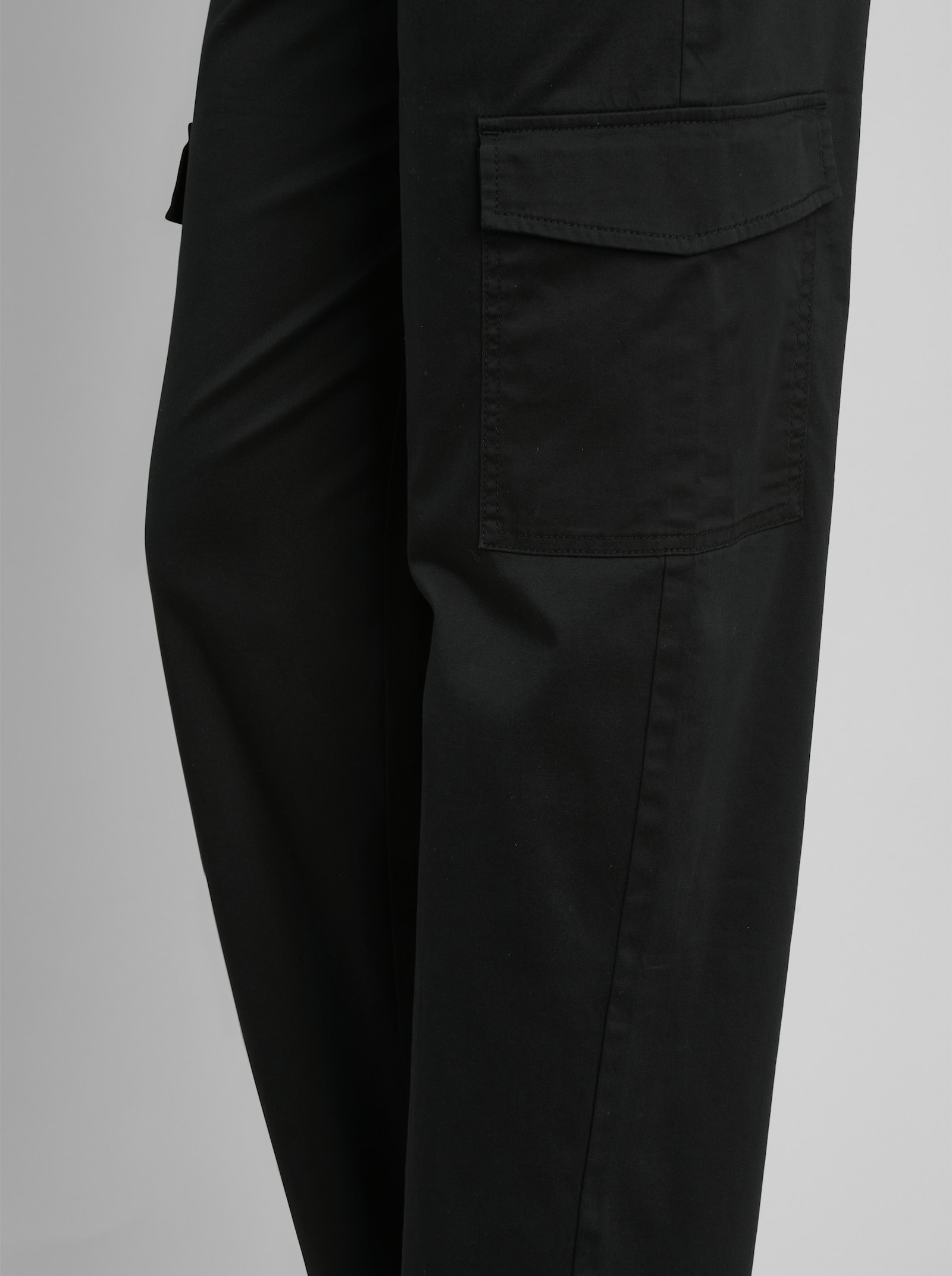 heine Cargohose mit aufgesetzten Taschen - schwarz