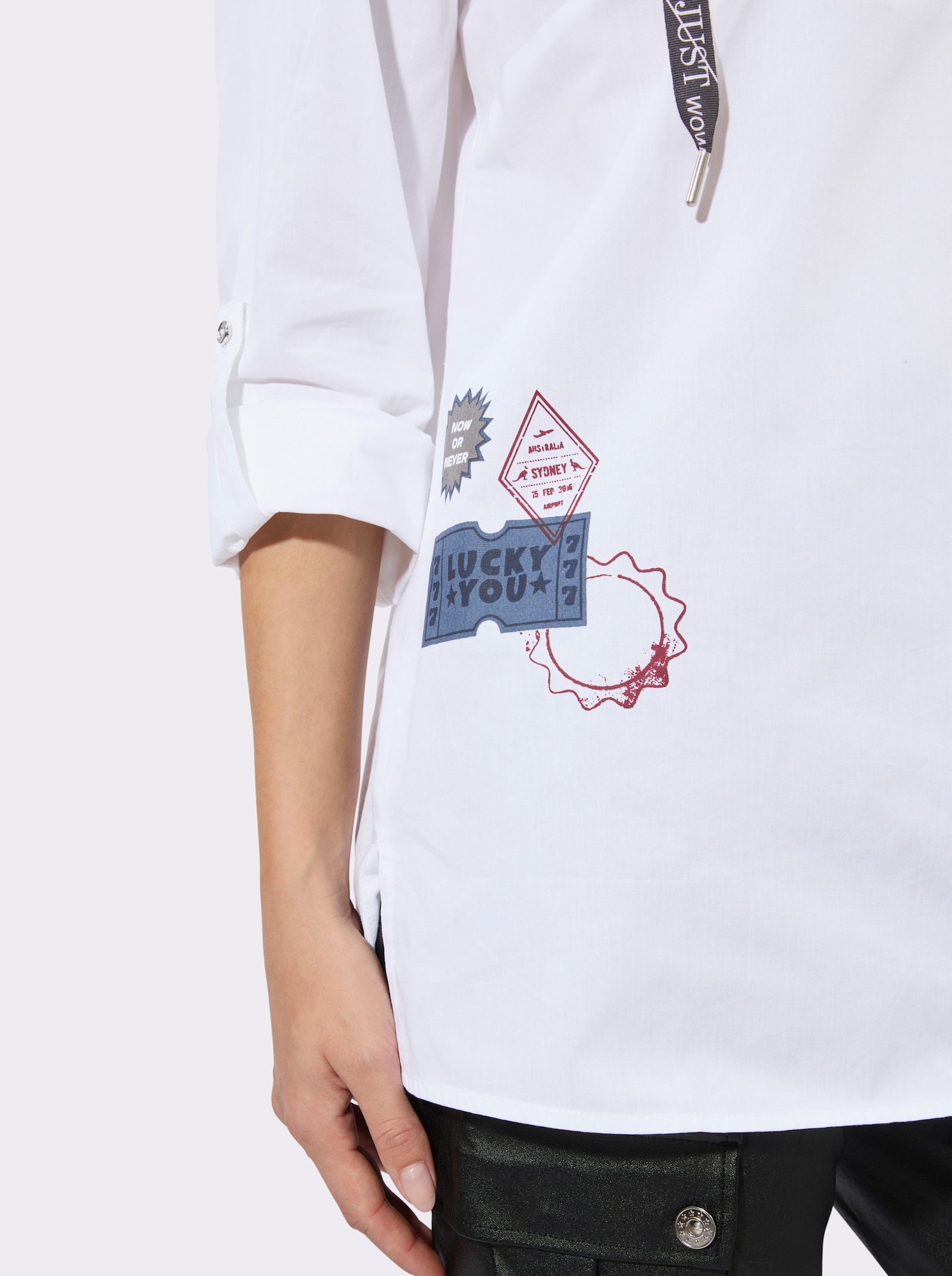 Longbluse mit Patches im Vorderteil - weiß