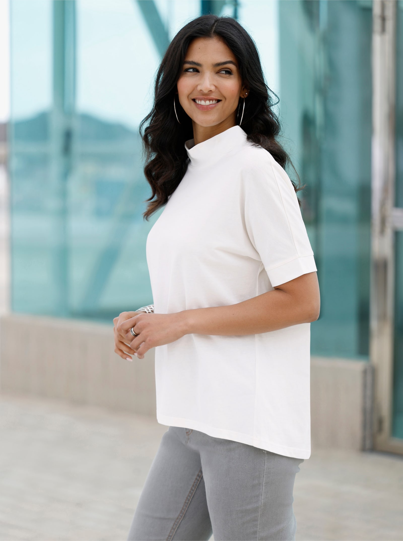 Stehkragenshirt mit Falte hinten - ecru