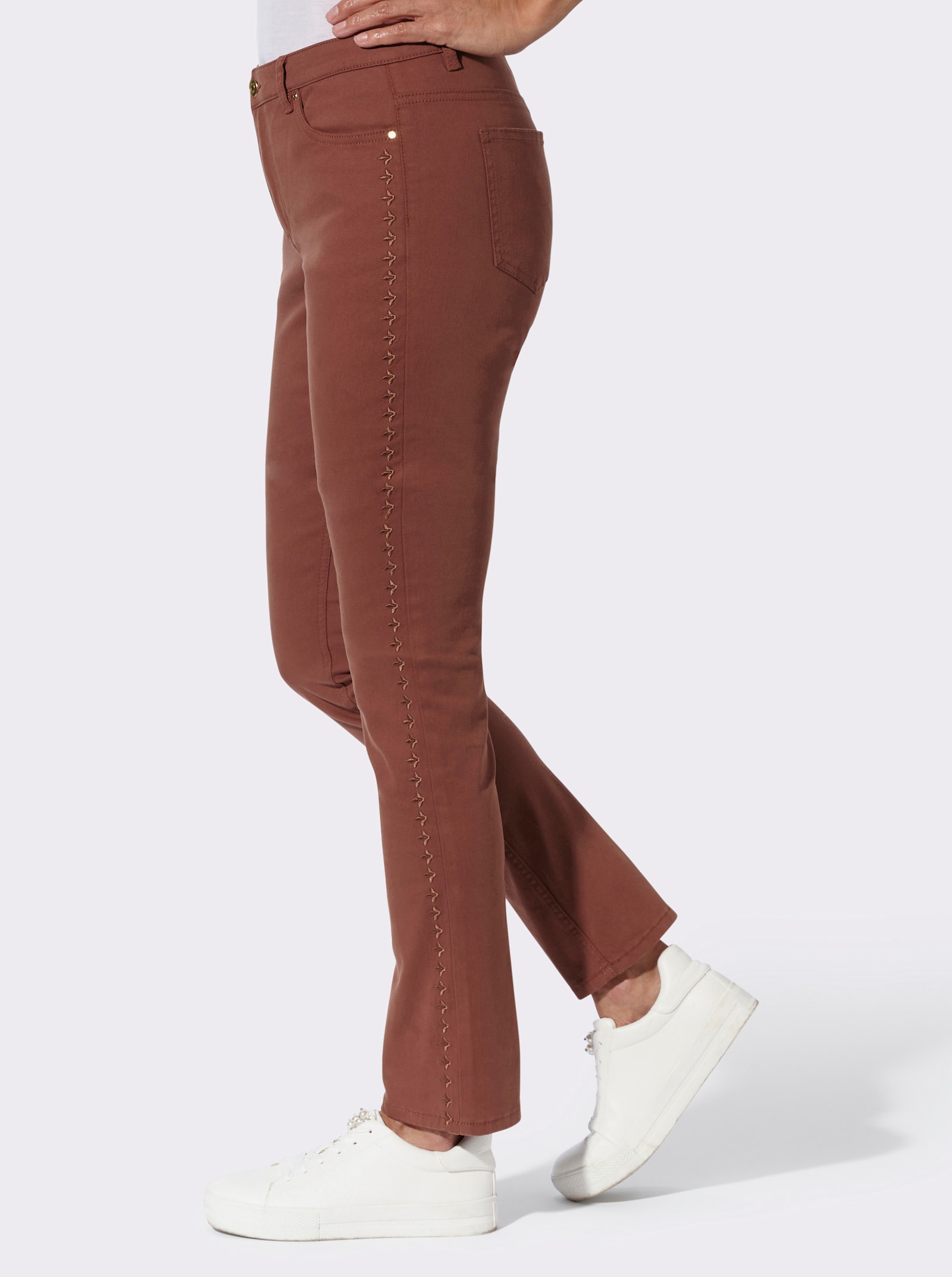  Jeans mit Stickerei an den Seitennähten - rotbraun