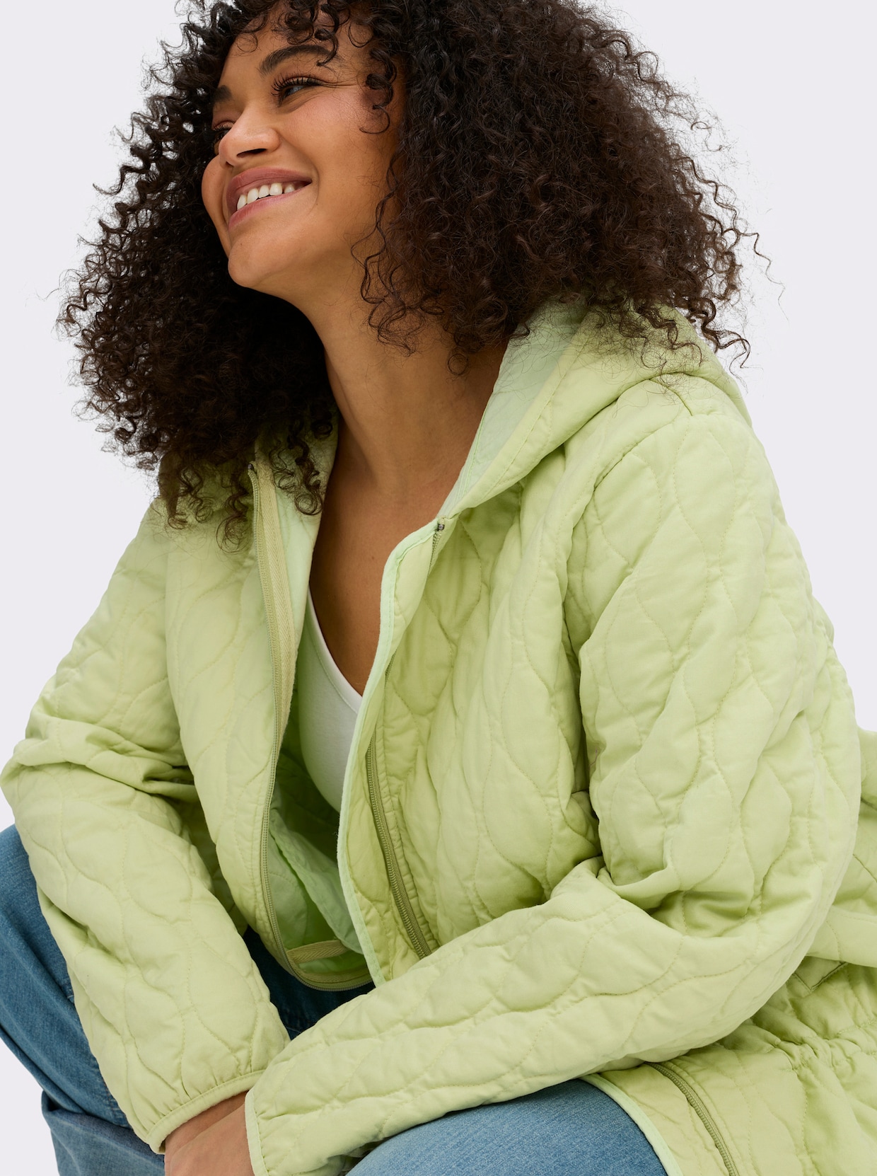 sheego Steppjacke mit Kapuze und Kordelzug - pistazie