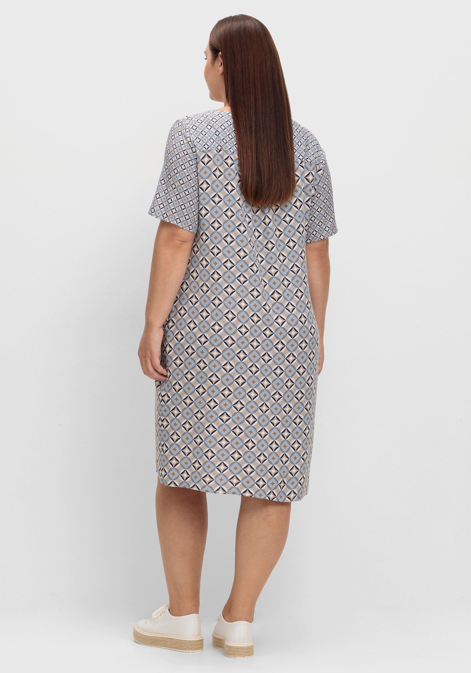 Tunikakleid mit halblangen Ärmeln - dunkeltaupe-marine-bedruckt