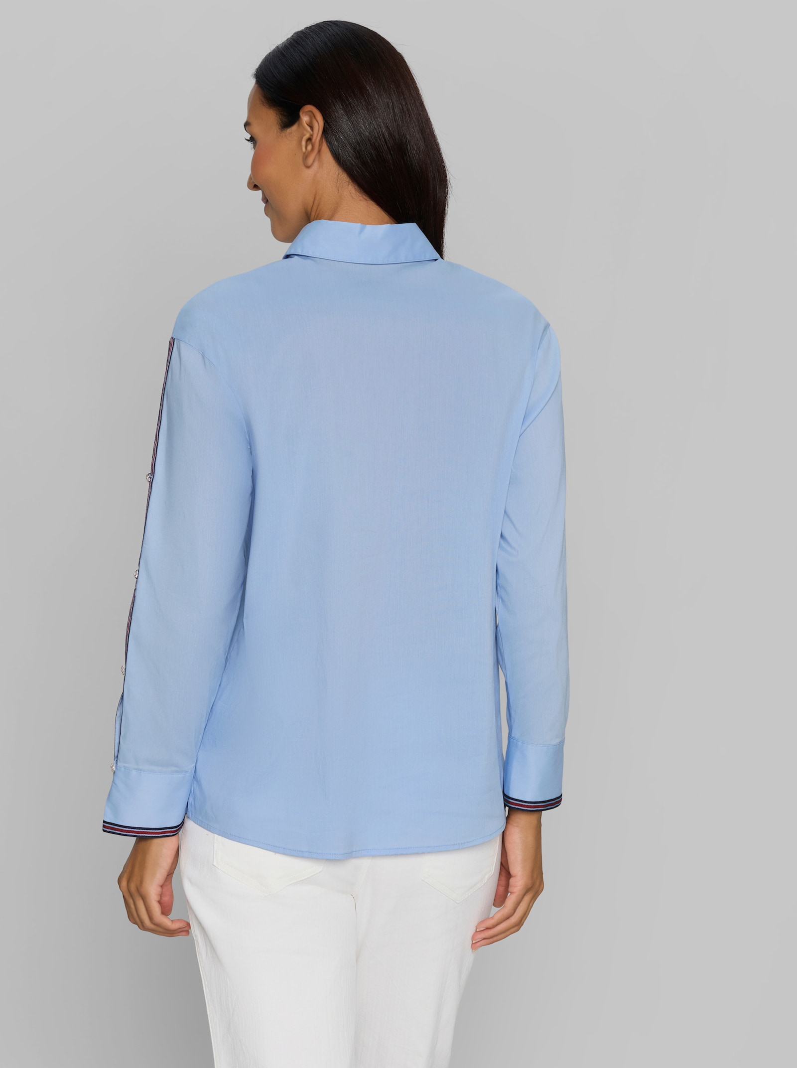 heine Hemdbluse mit Kontrast-Details - eisblau-rot