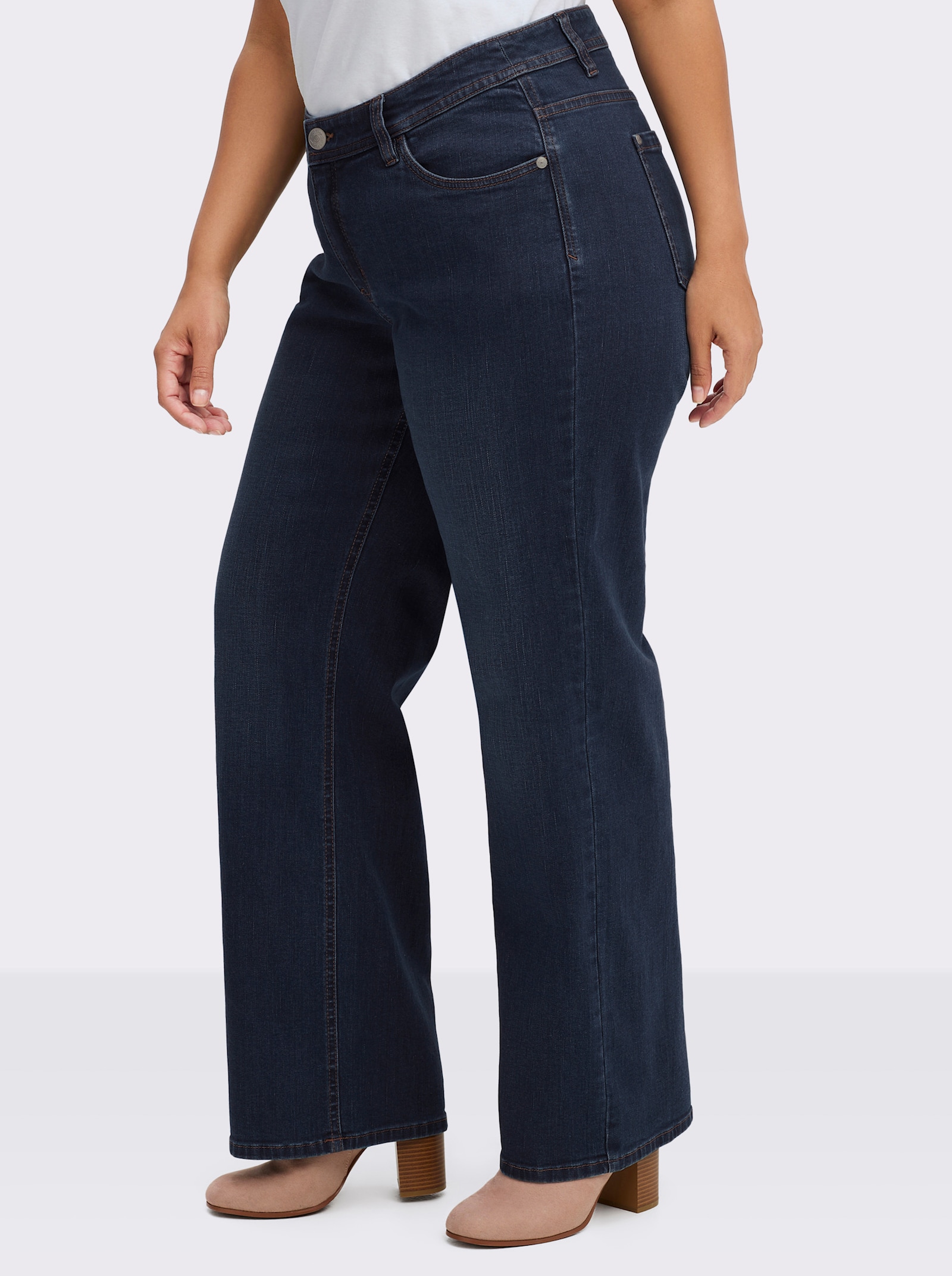 sheego Gerade Jeans bei schmalerer Taille und viel Po - darkblue-stone-washed