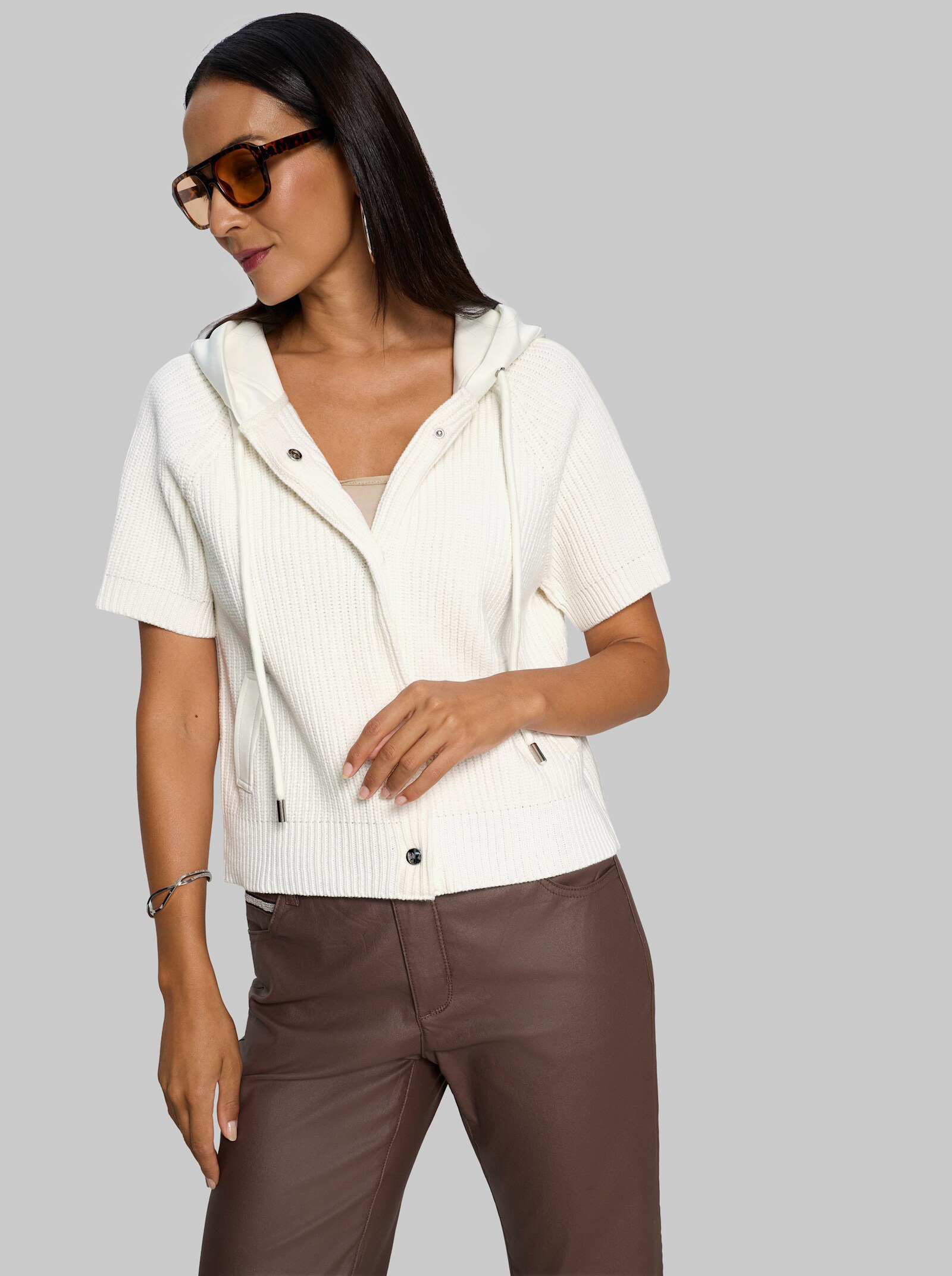 heine Kapuzenstrickjacke mit Kurzarm - ecru