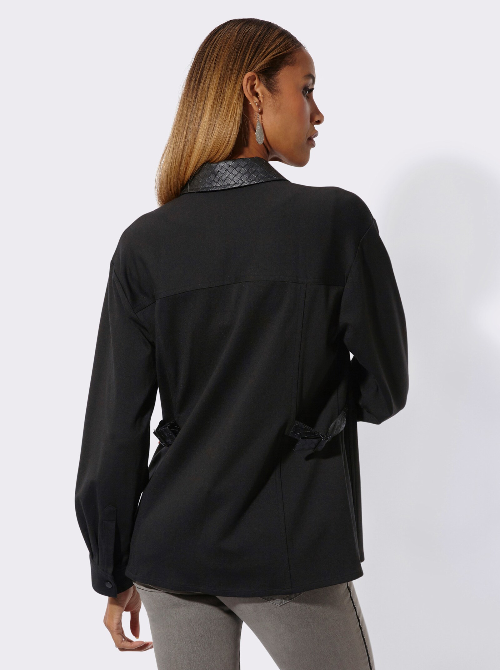 Shirtjacke mit seitlichem Riegel in Flecht-Optik - schwarz