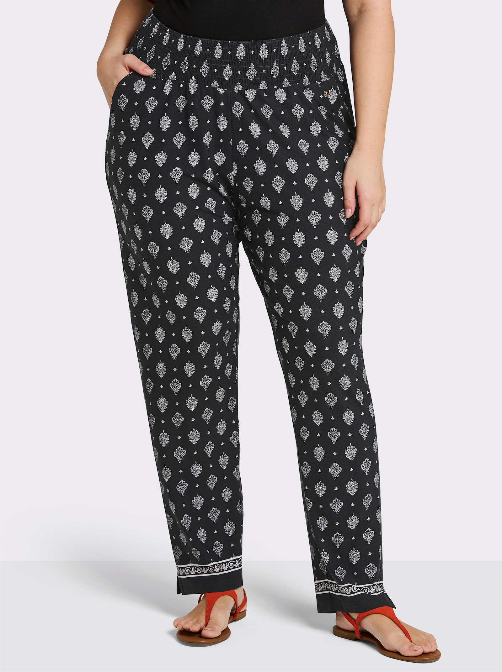 sheego Schlupfhose mit Ornament-Print - schwarz-ecru-bedruckt