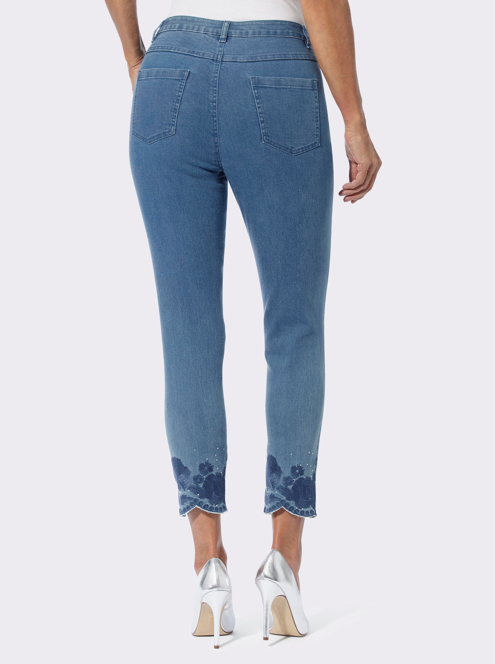 7/8-jeans met borduursel op de zoom - blue-bleached