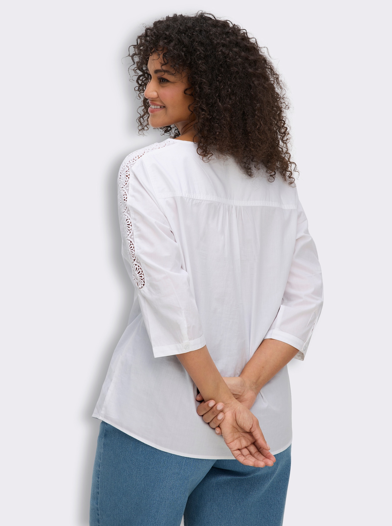 Baumwollbluse mit Biesen und Spitzen-Details - weiß